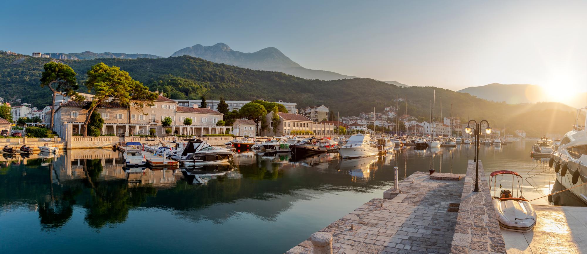 boetiekhotel lazure marina ligging montenegro