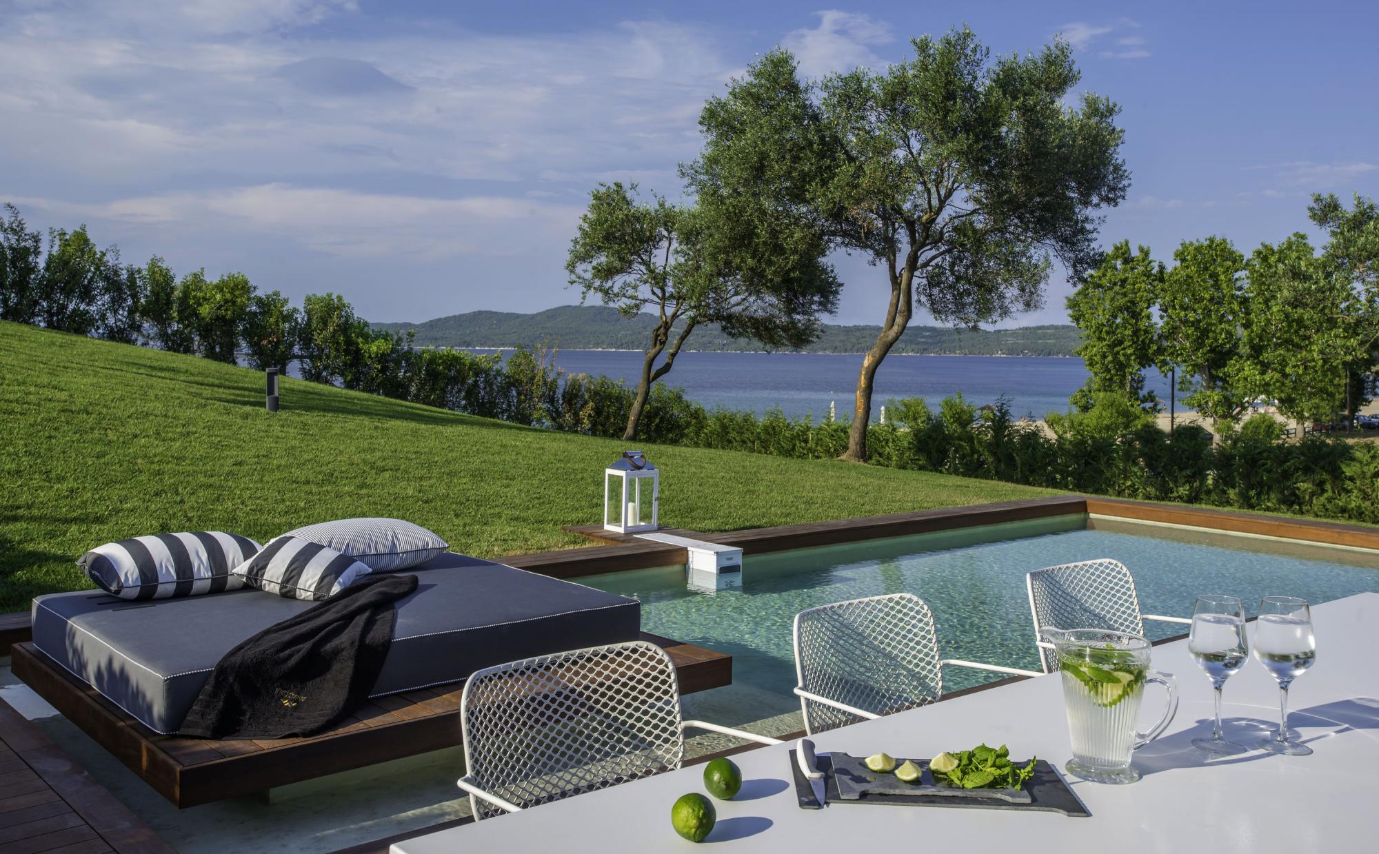 Avaton Luxury Hotel