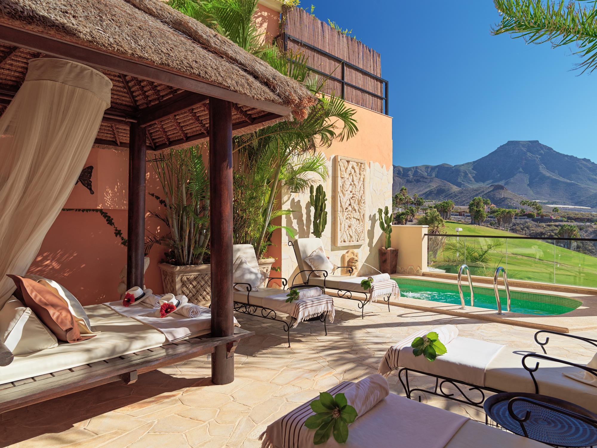 Royal Garden Villa's