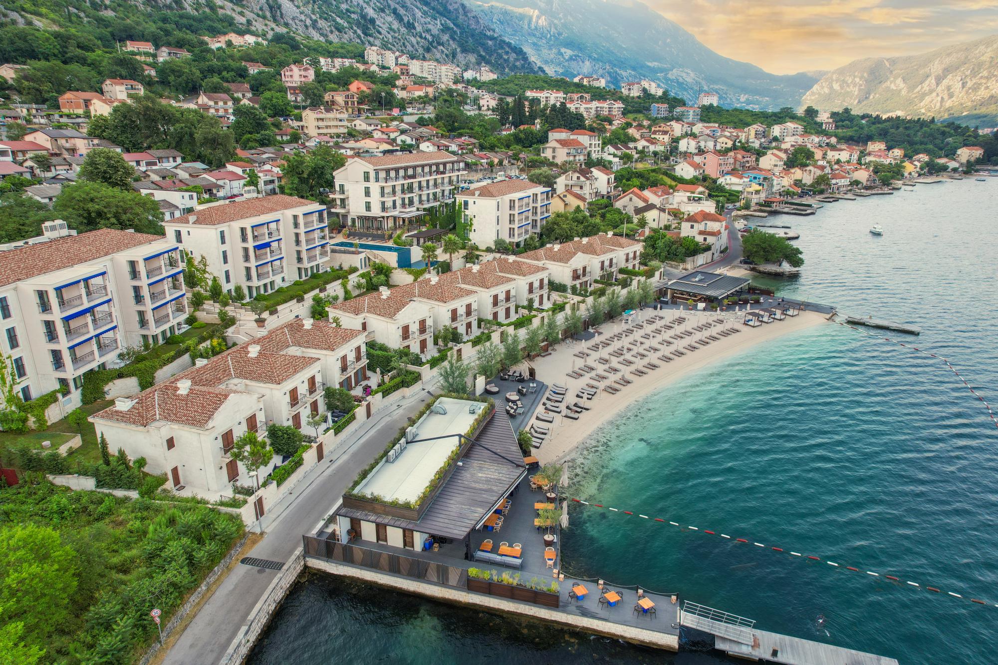 Huma Kotor Bay
