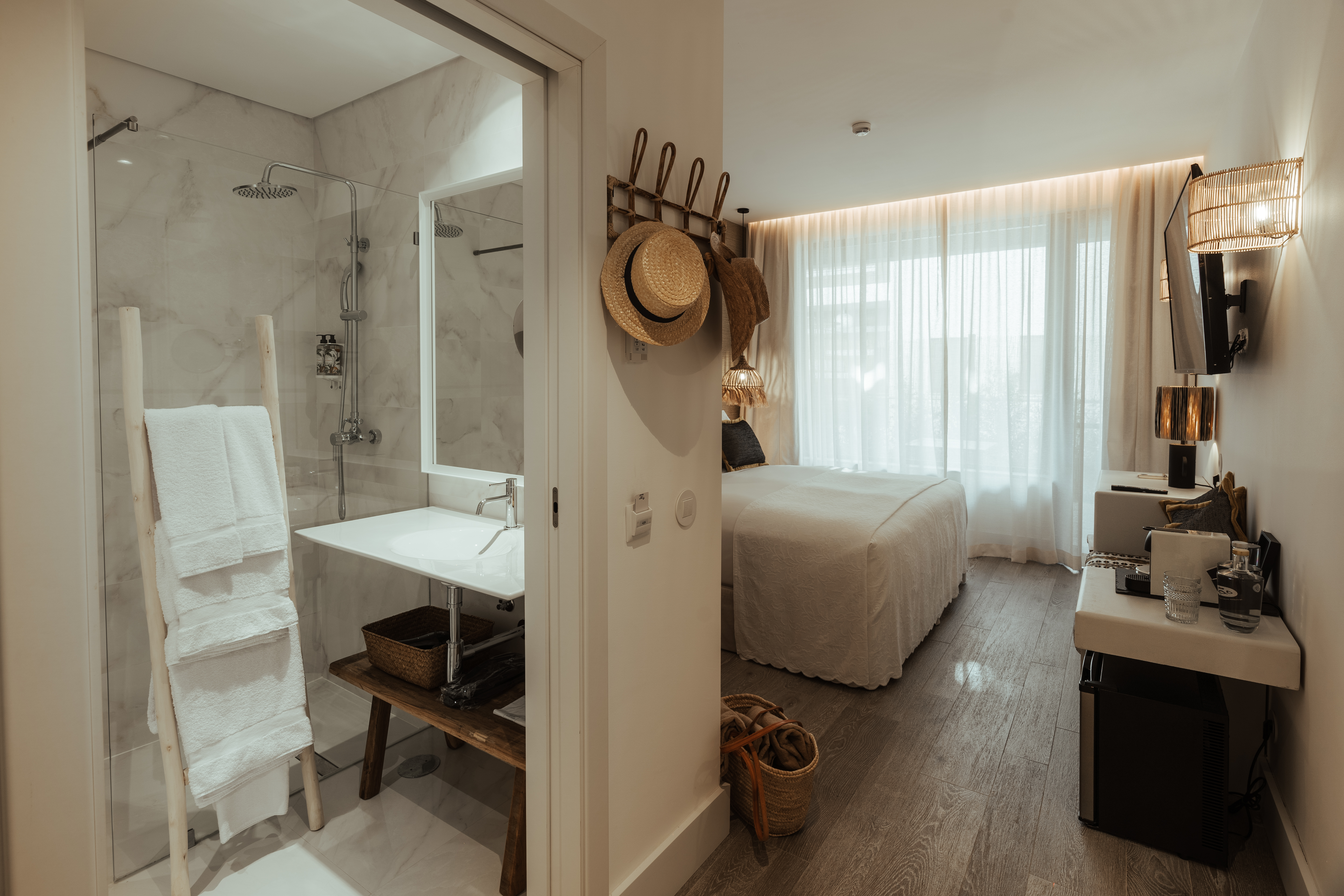 33 superior room