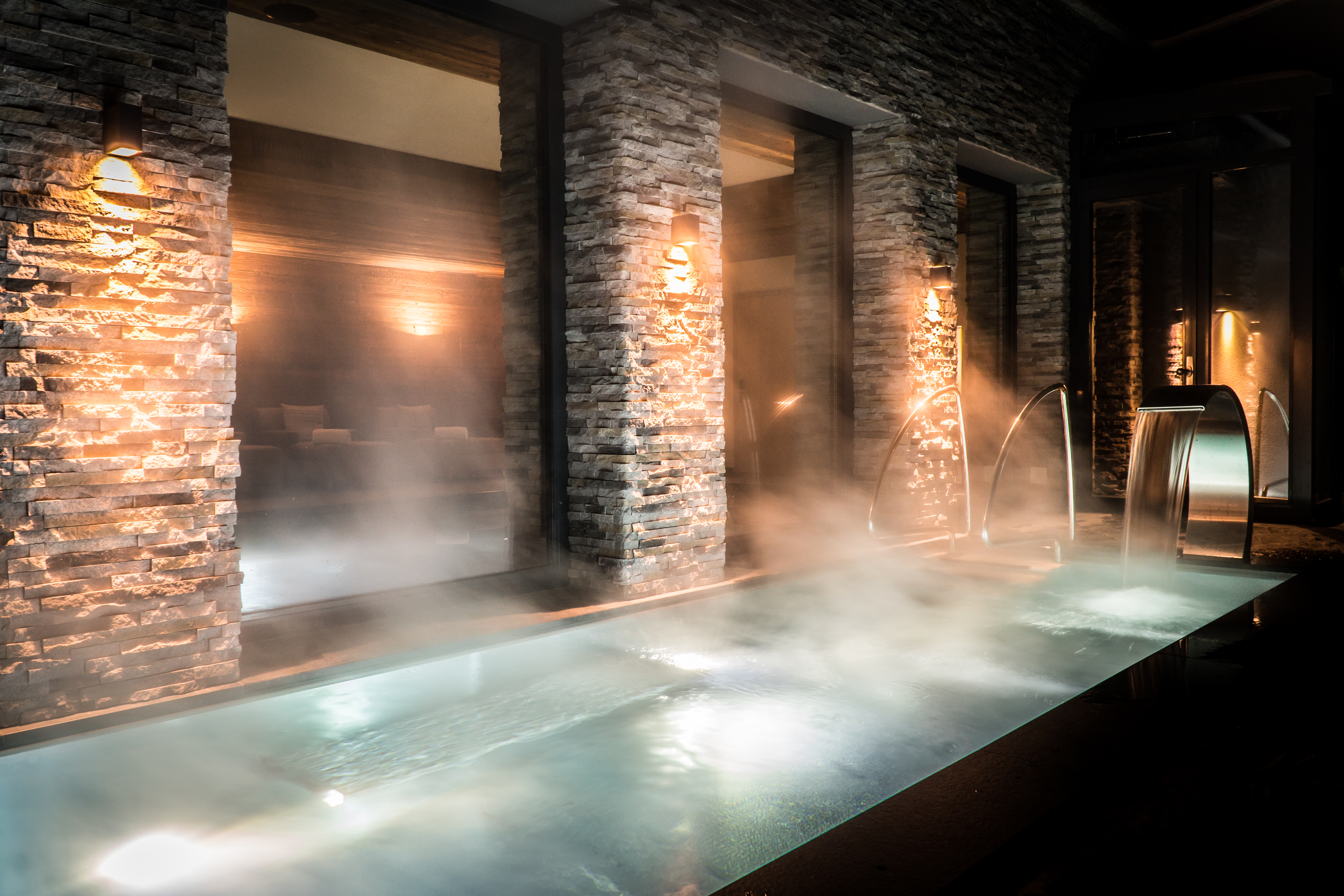 peak health spa outddor wellness pool 1