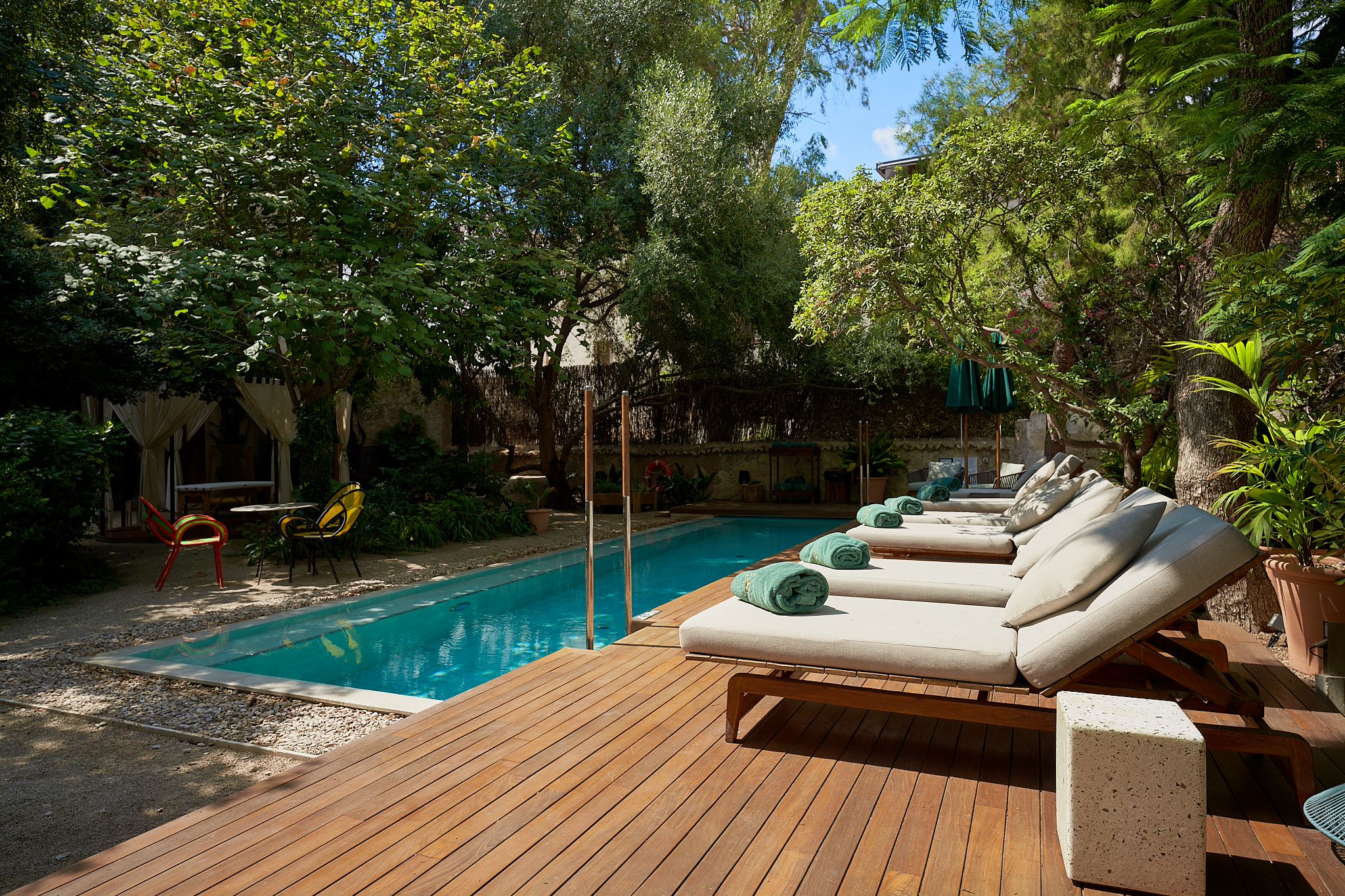 outdoor swimmingpool