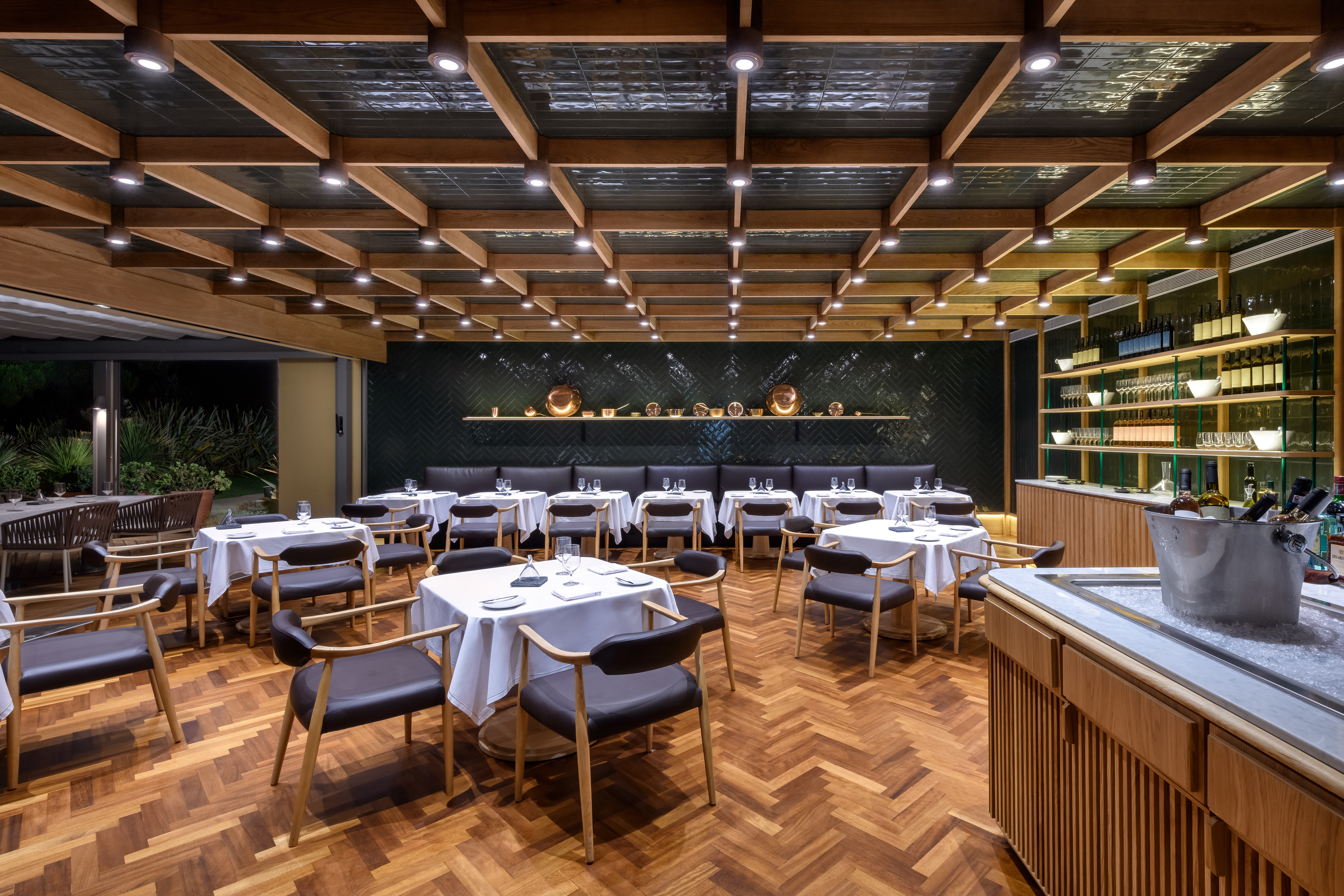 lima restaurant  indoor