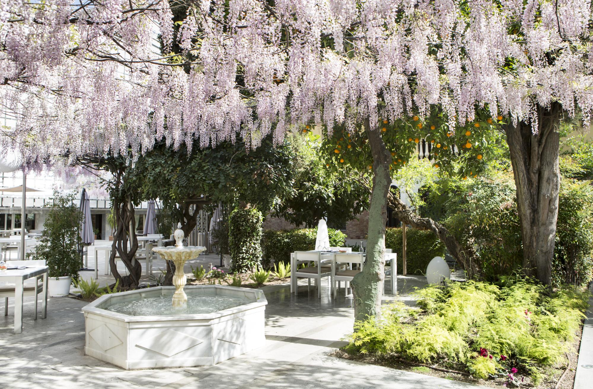 hospes designhotel palacio de los patos ligging