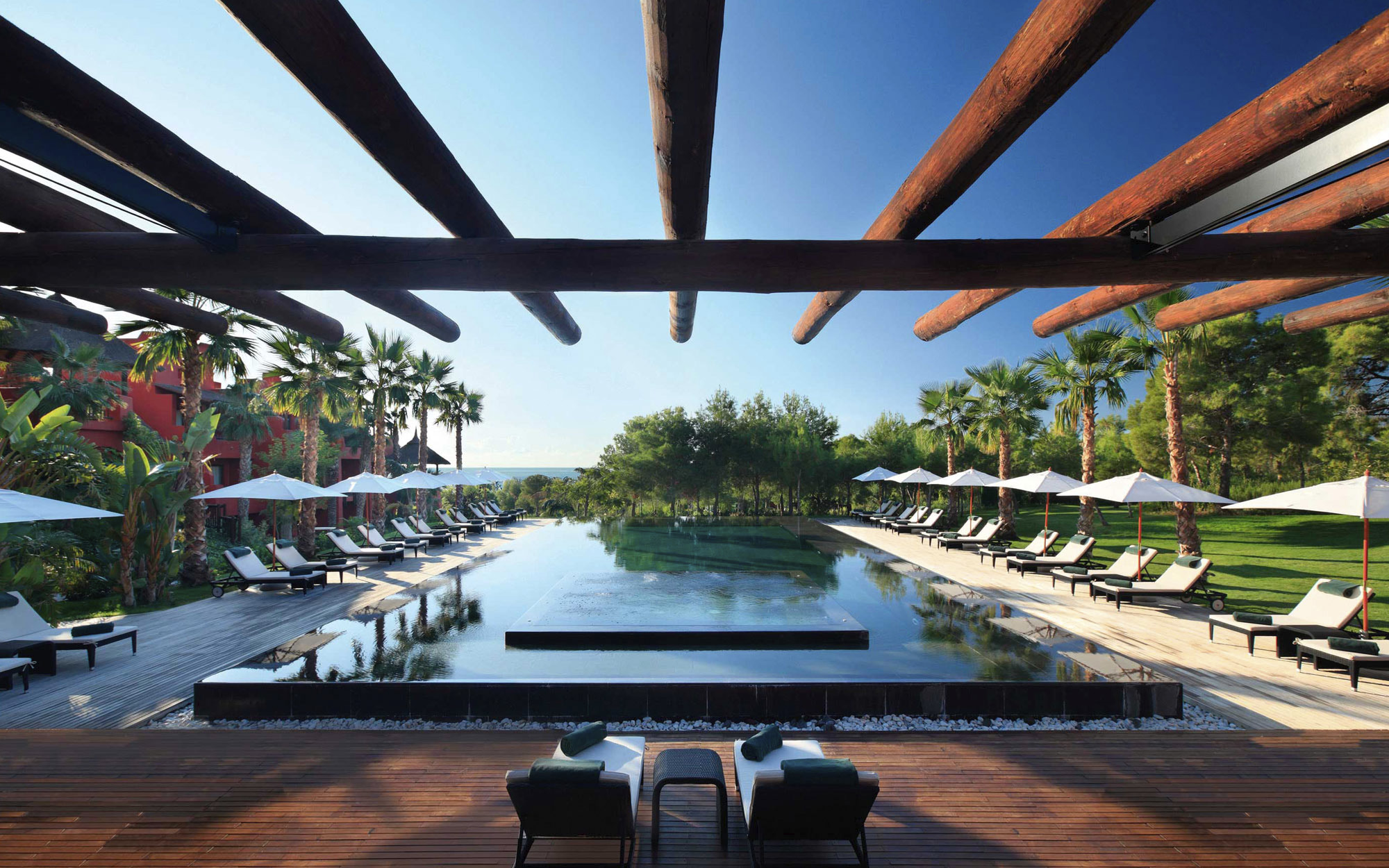 asia gardens hotel zwembad