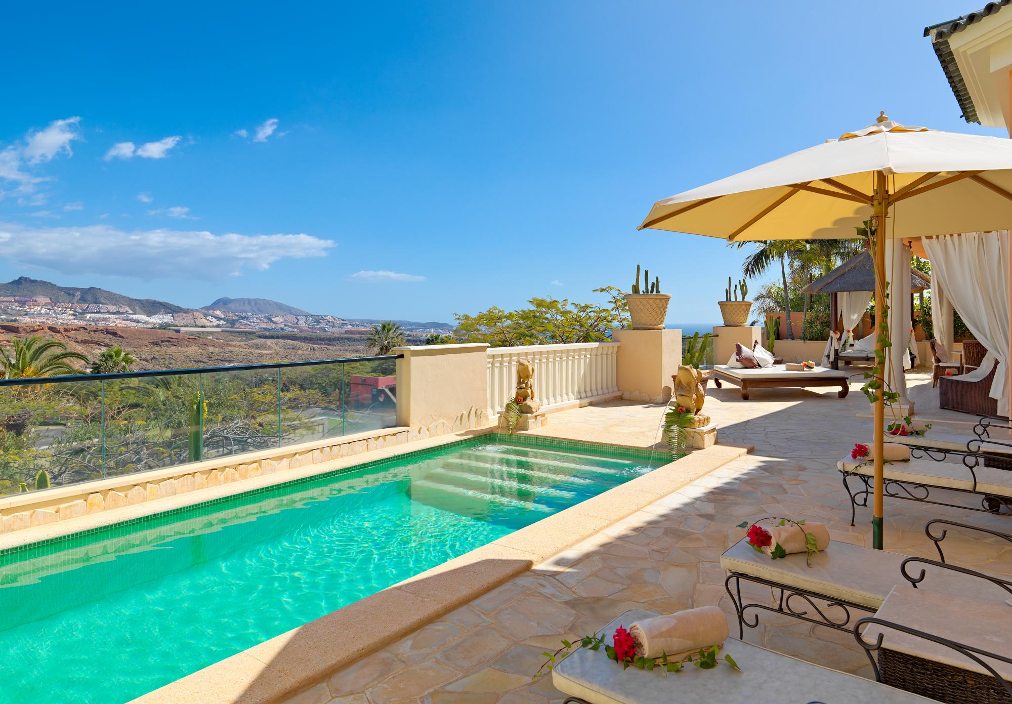 royal garden villa s ligging