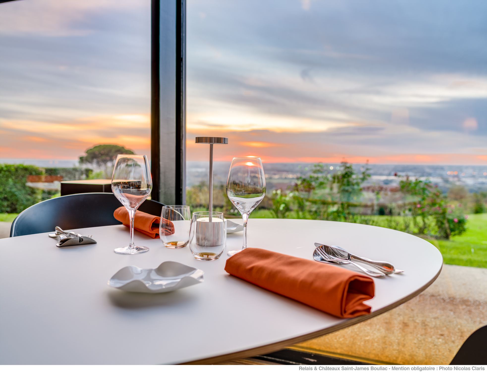 hotel le saint james restaurant
