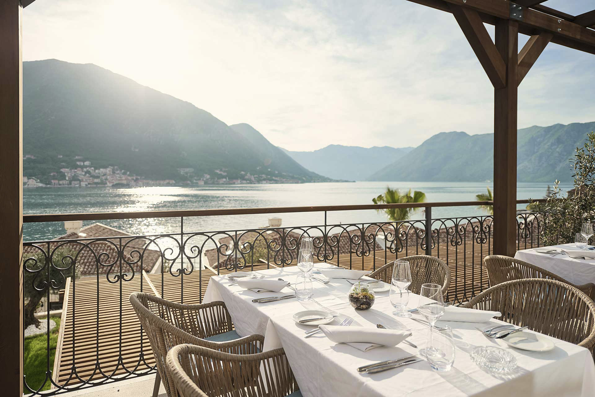 huma kotor bay restaurant