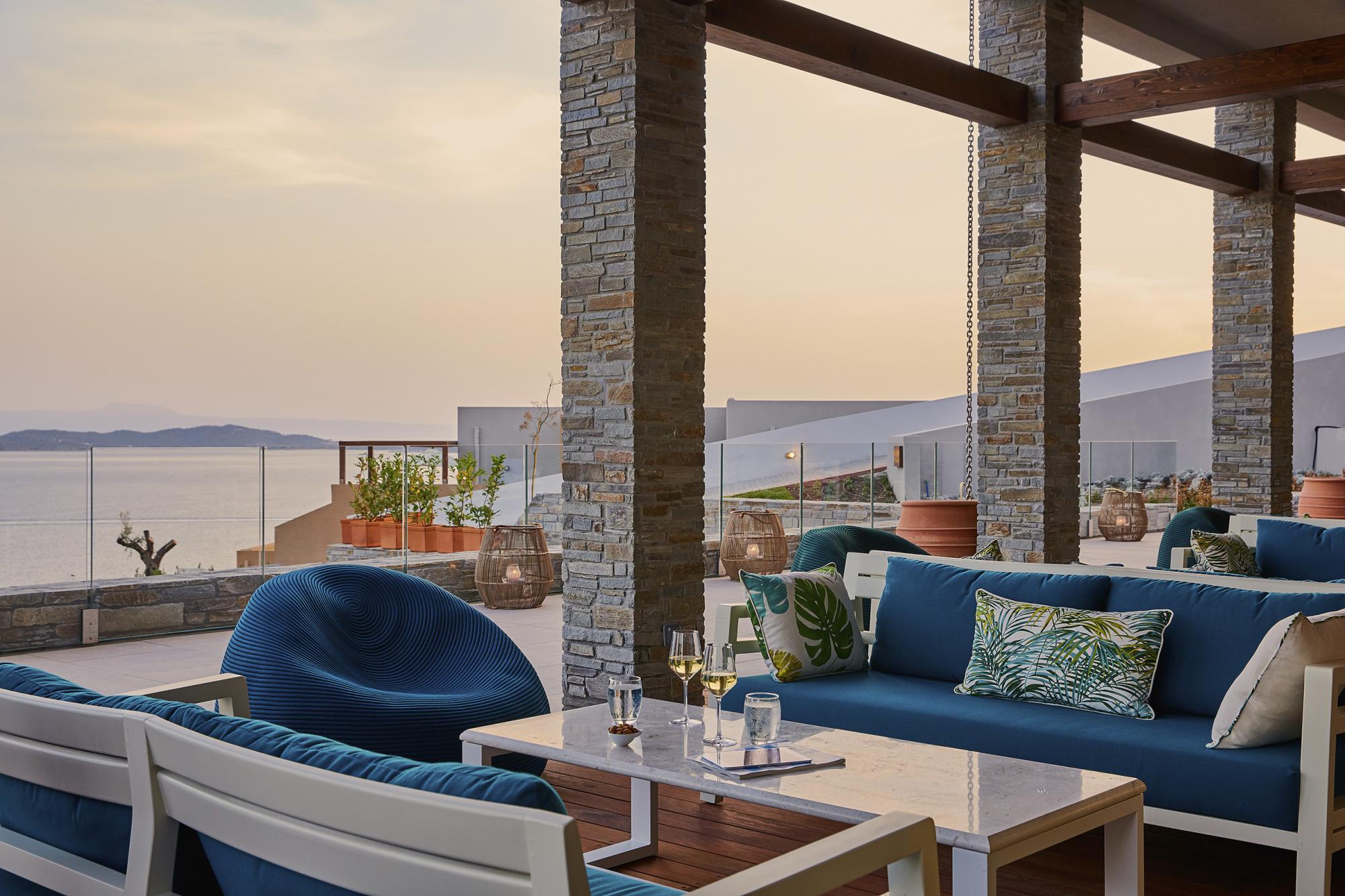 eagles villas bar