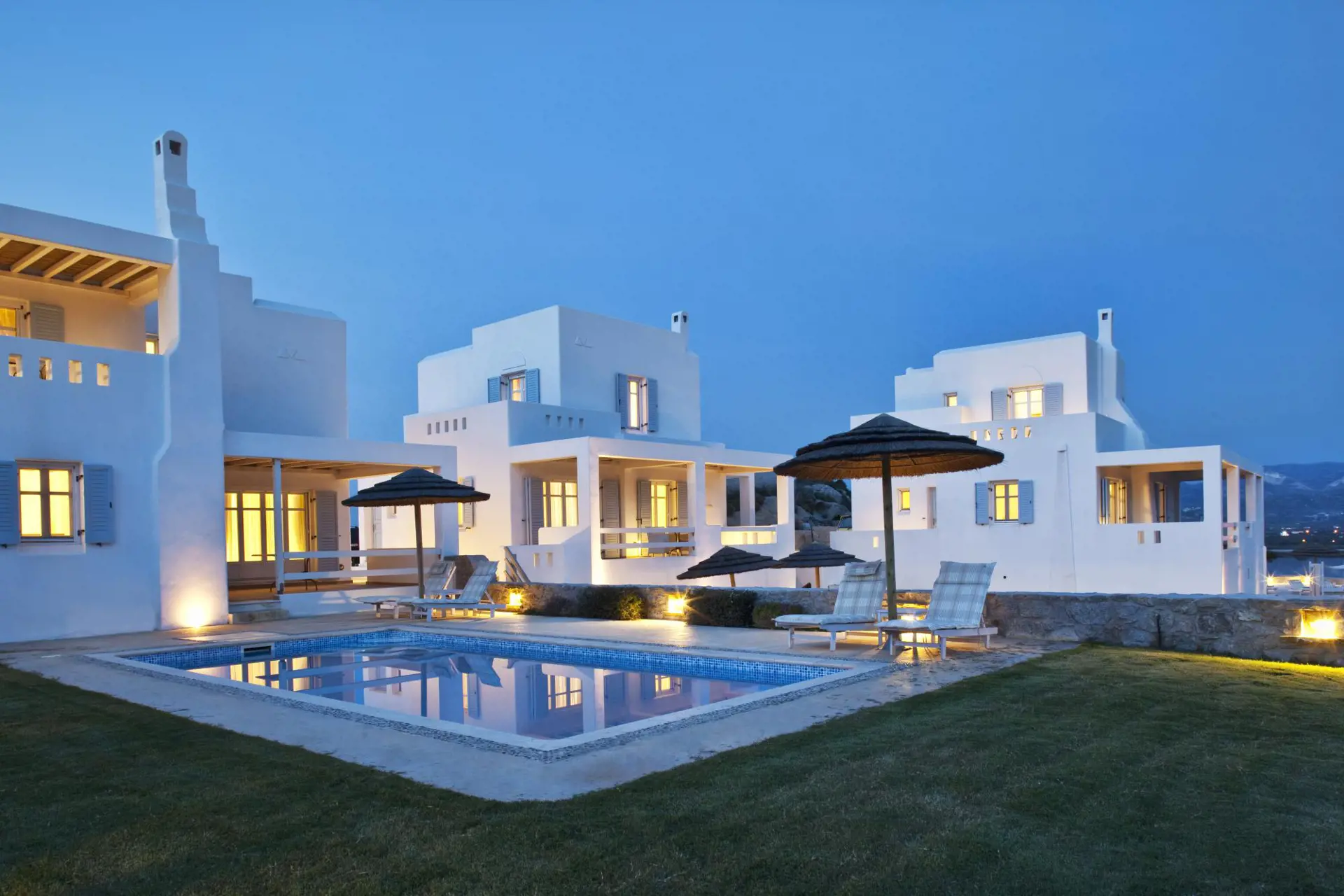 naxian collection luxury villas suites ligging