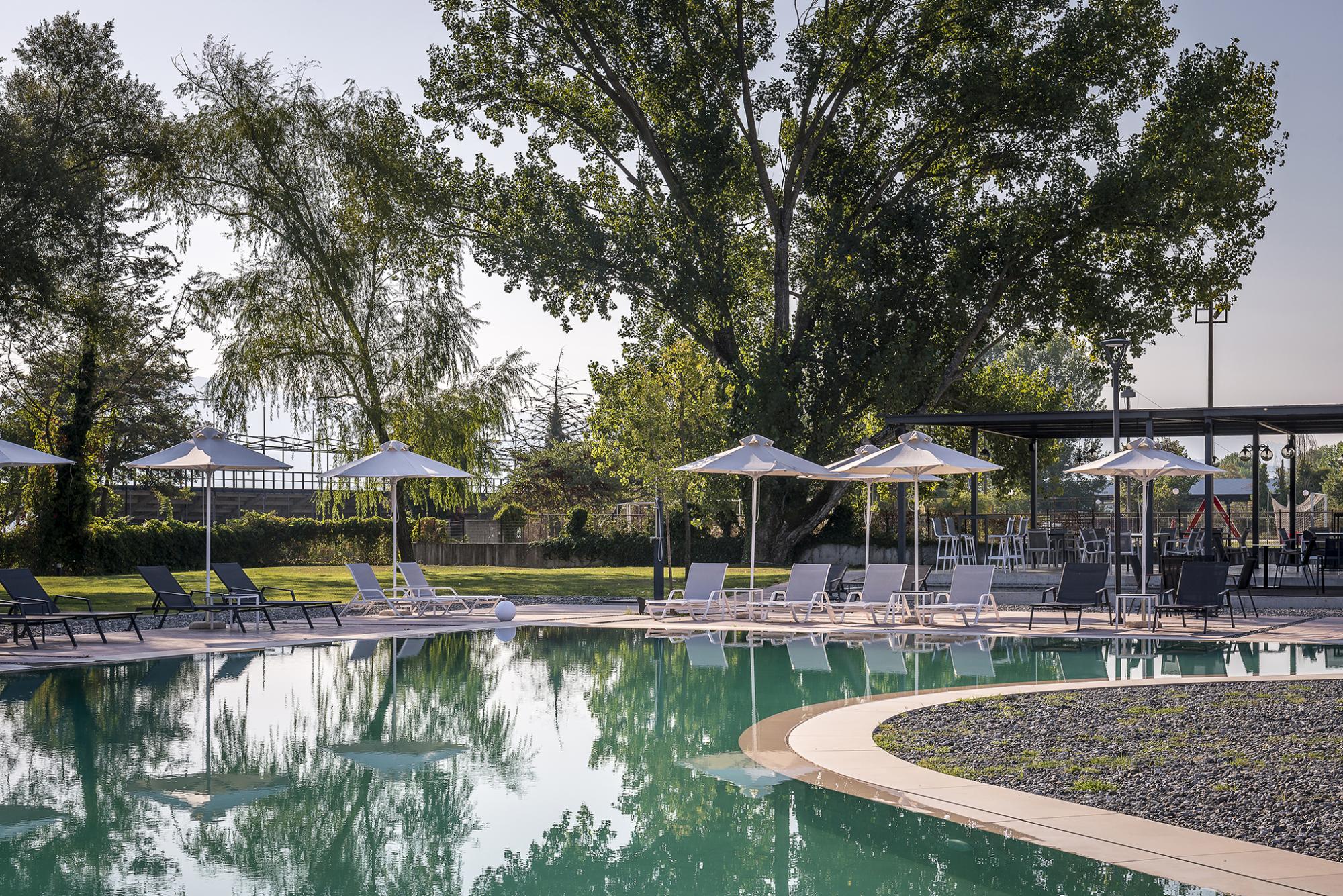 the lake hotel zwembad