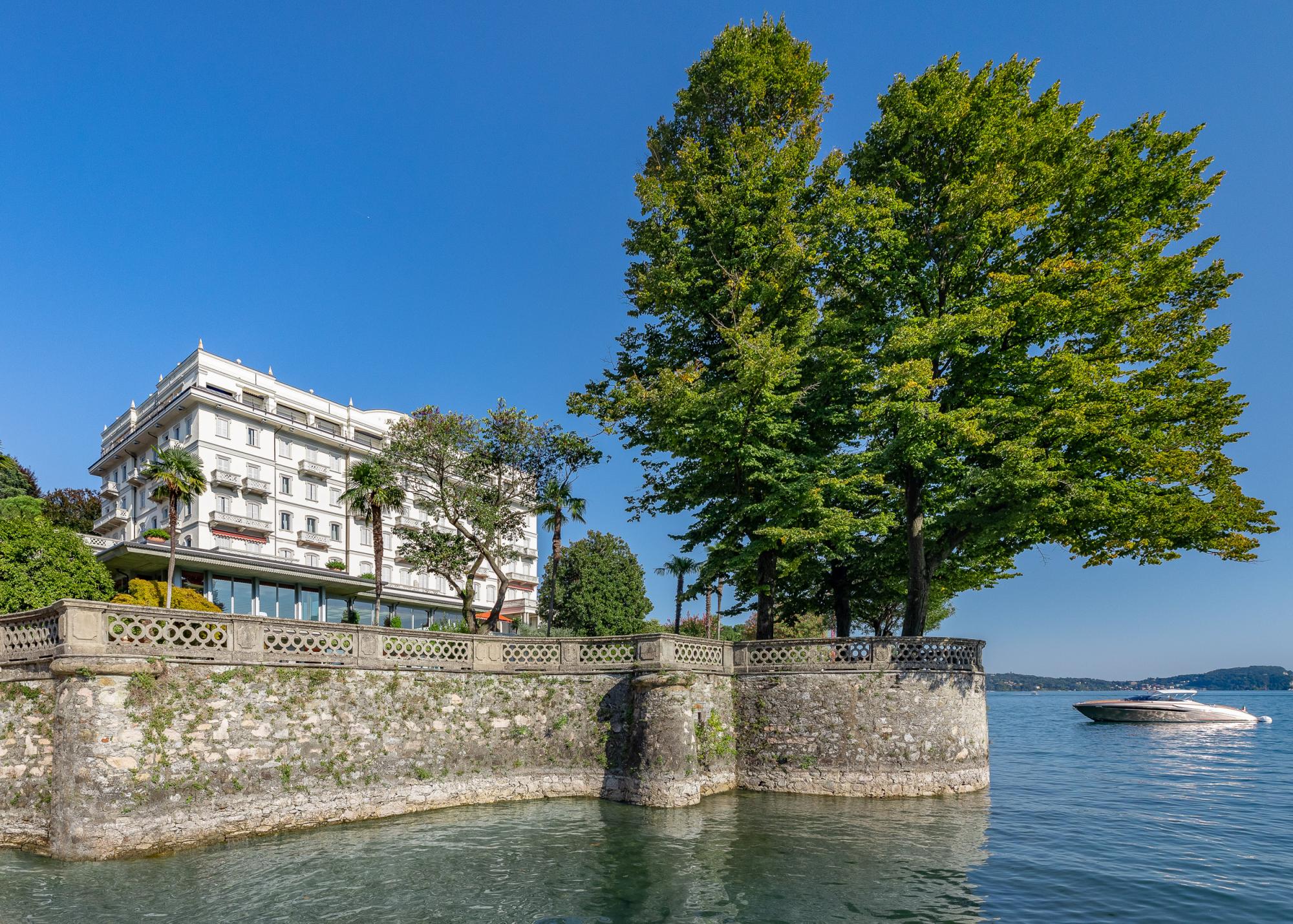grand hotel majestic ligging