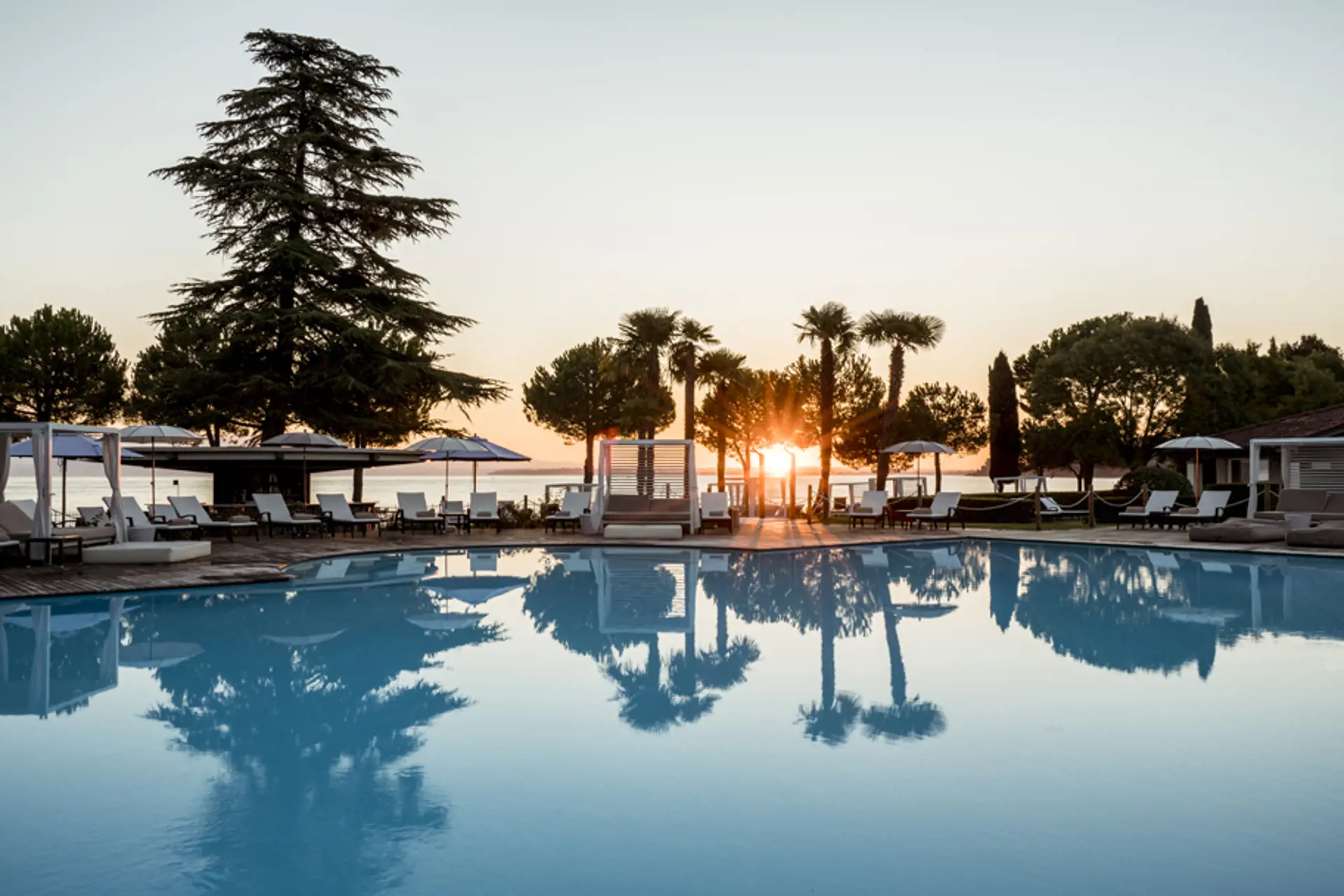 splendido bay luxury spa resort zwembad