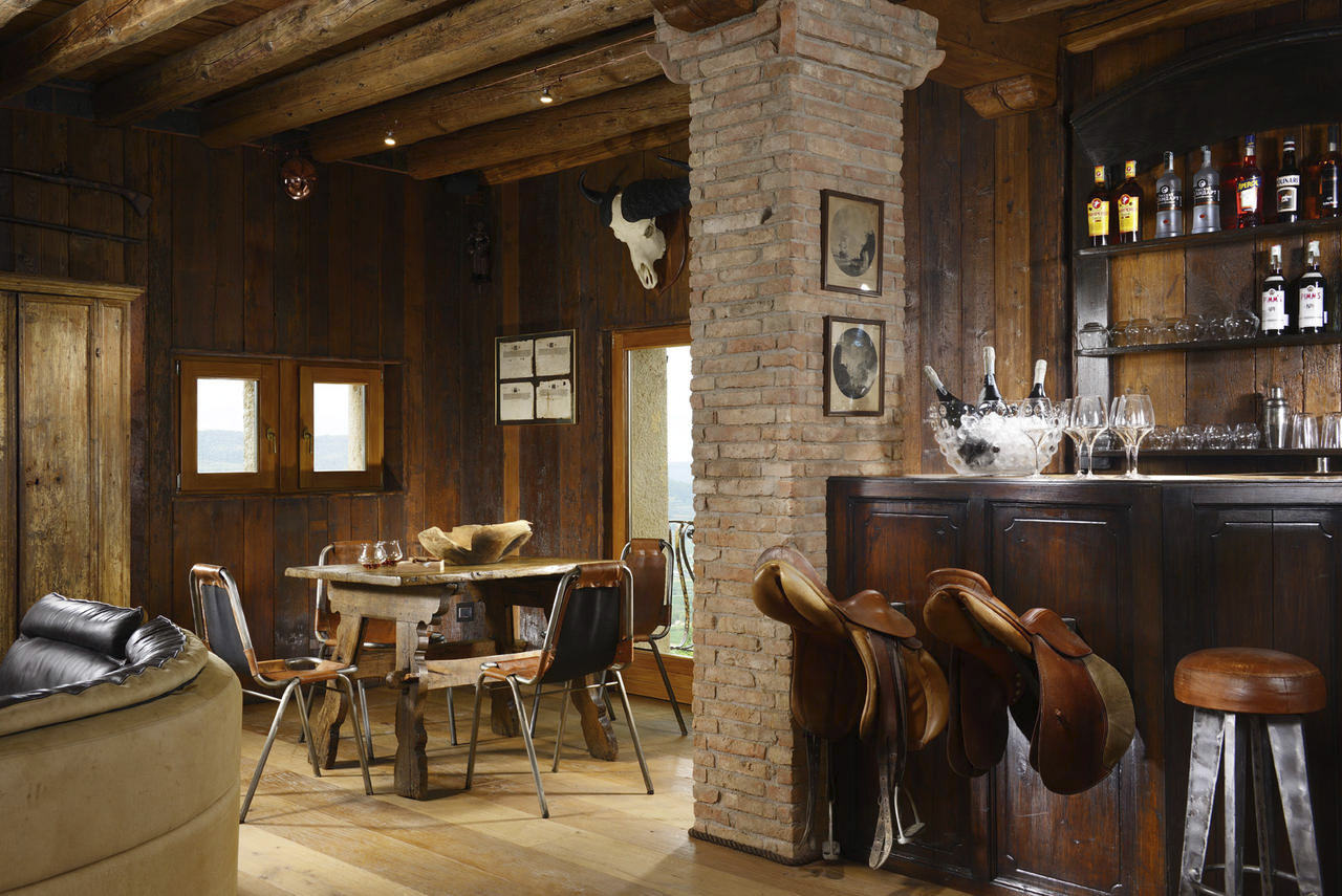 tenuta le cave wine relais bar