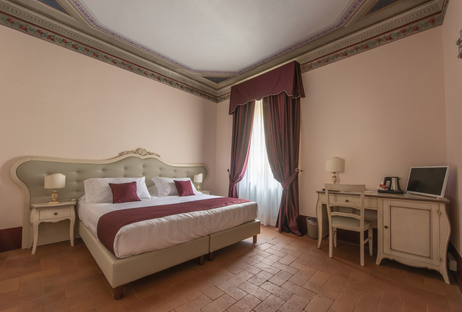 relais corte rodeschi kamer