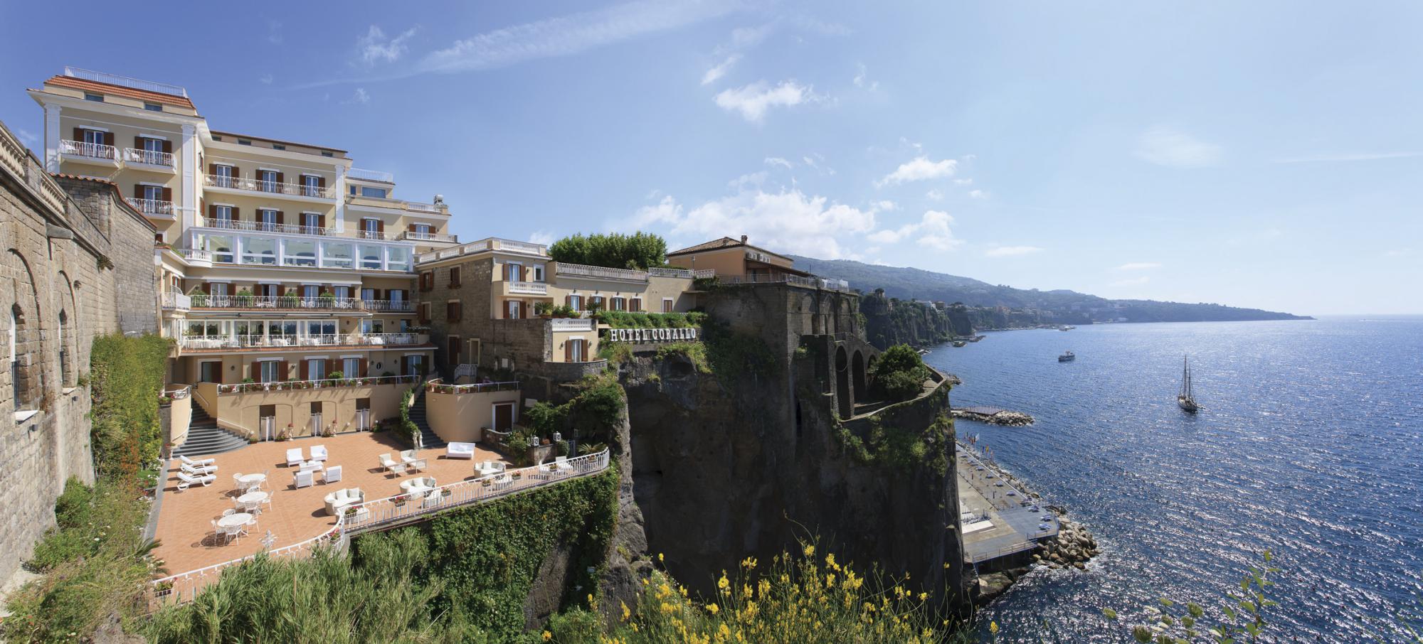 hotel corallo ligging