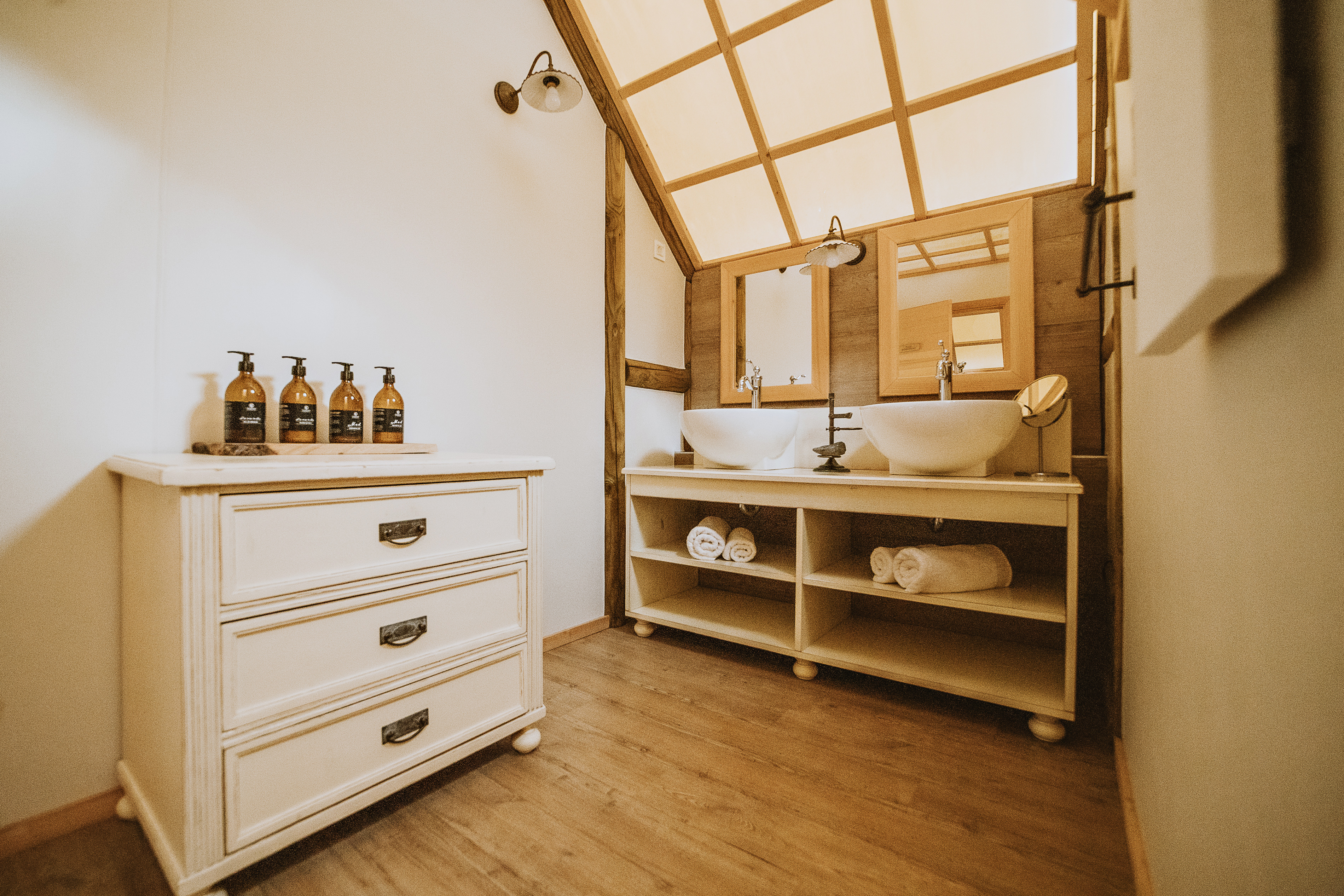 019 210727 herbal glamp