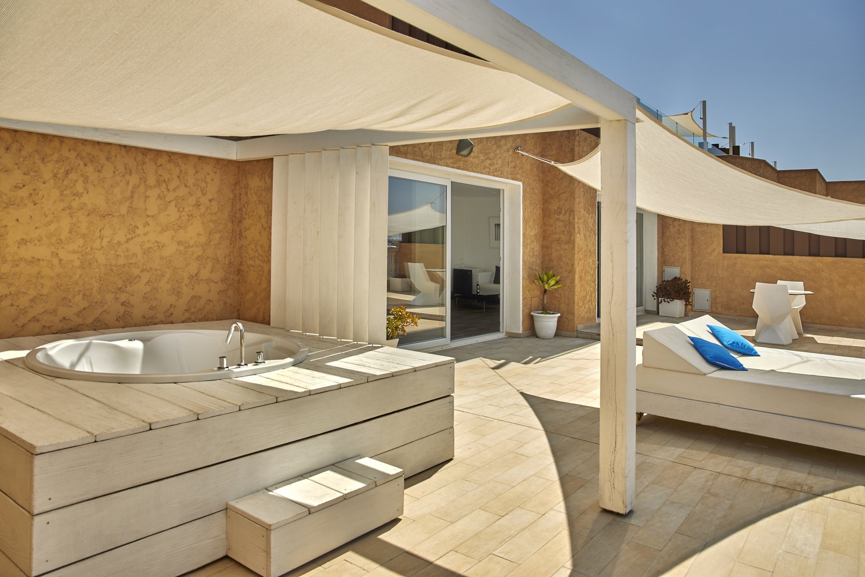 hotel vistabella 24