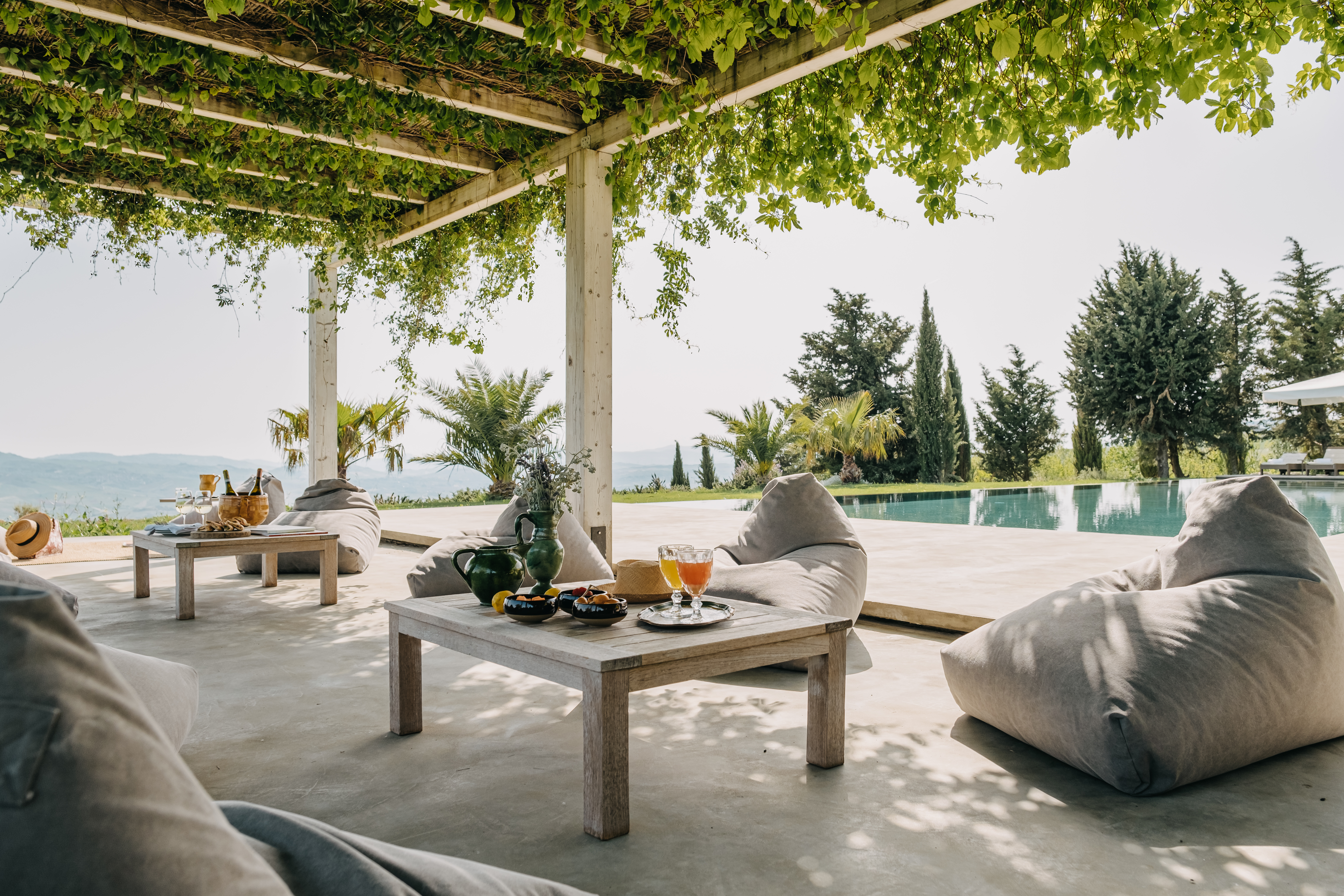 7 susafa pool area