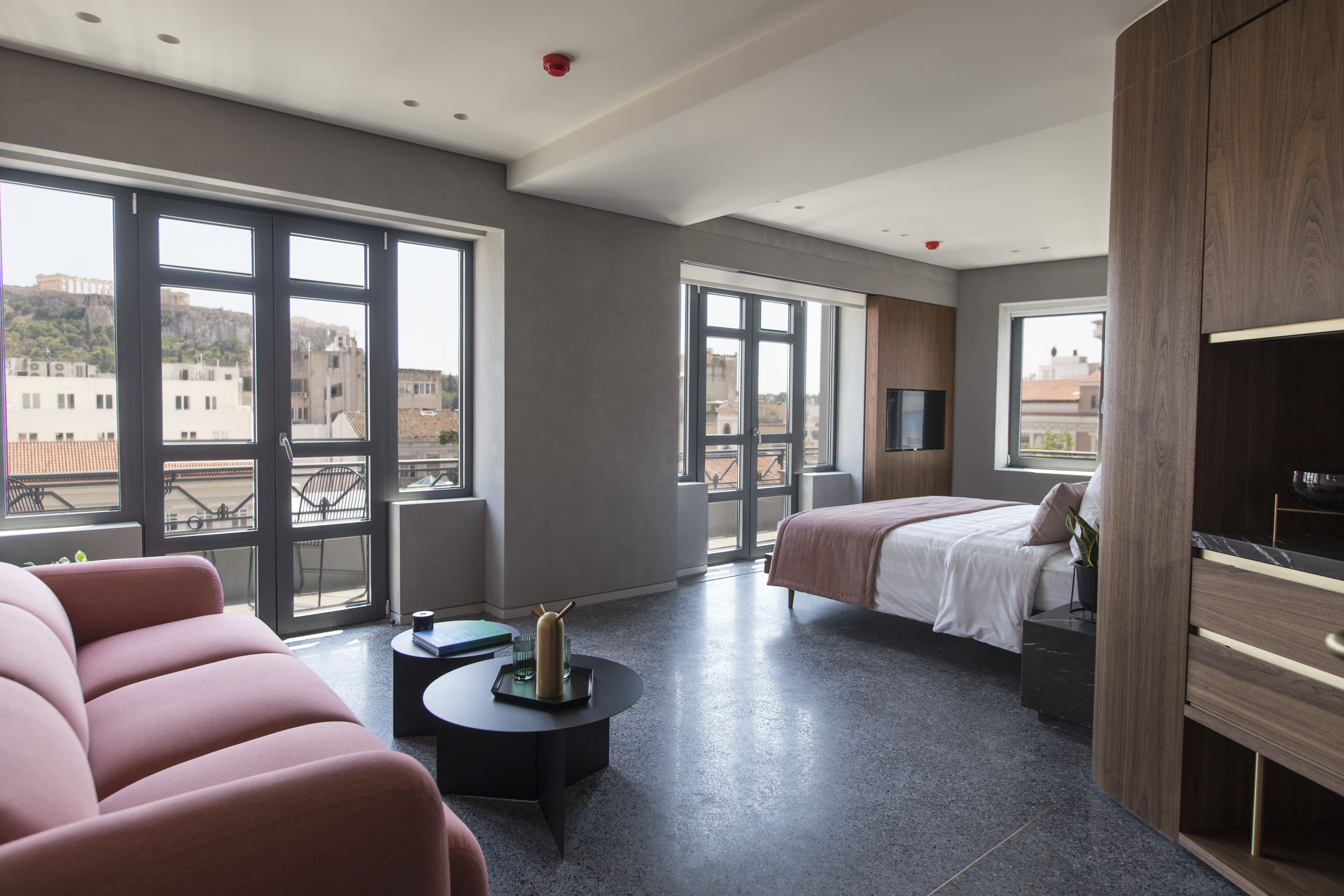 16 perianth suite acropolis1