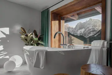5 alpine suite bad voor raam