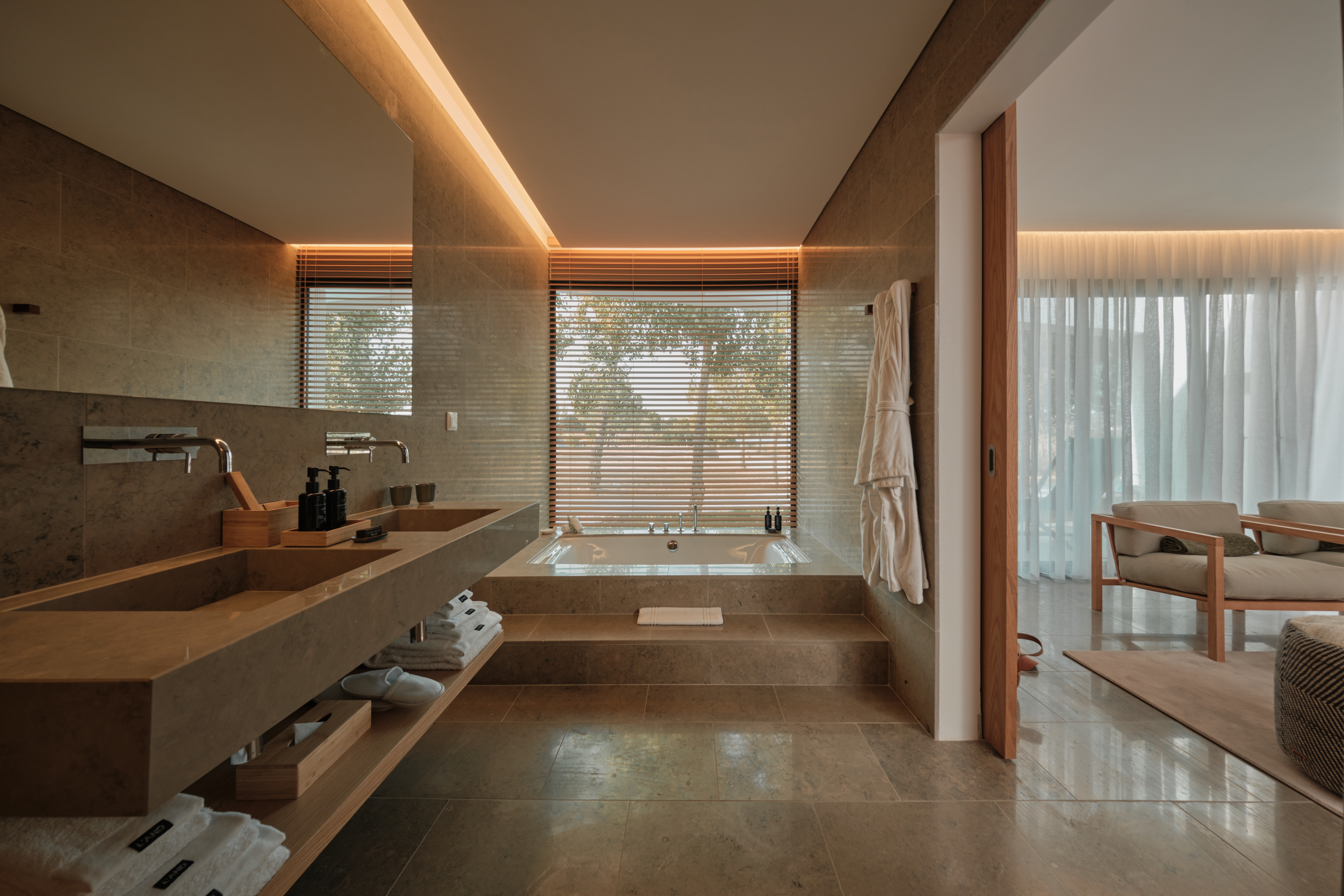 6 l and vineyard bathroom