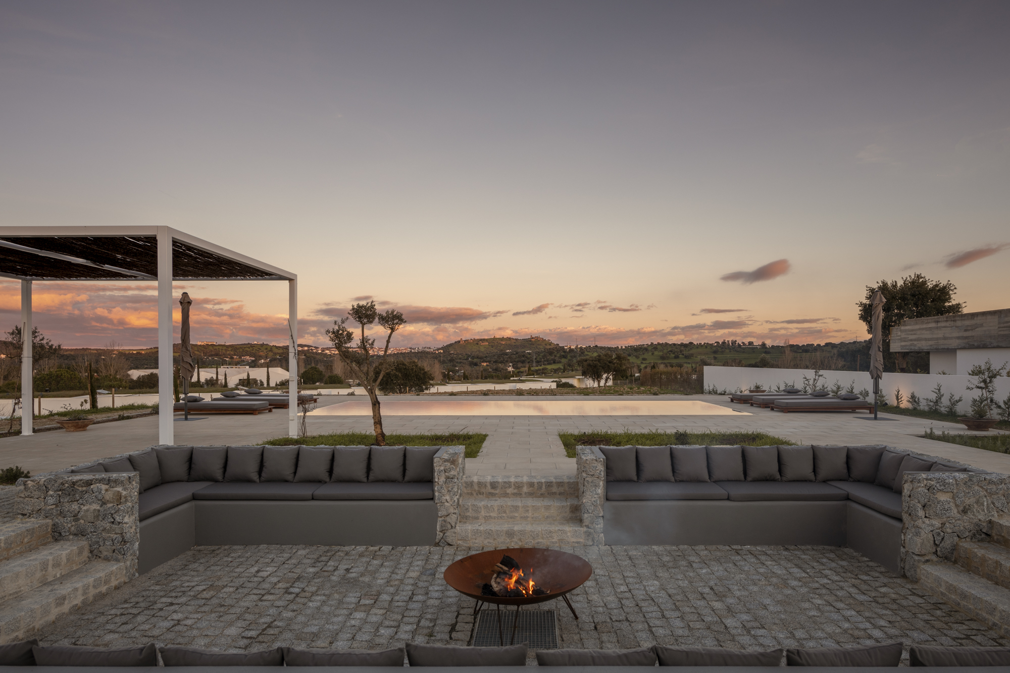 24 l and vineyards villa arinto bond fire sunset