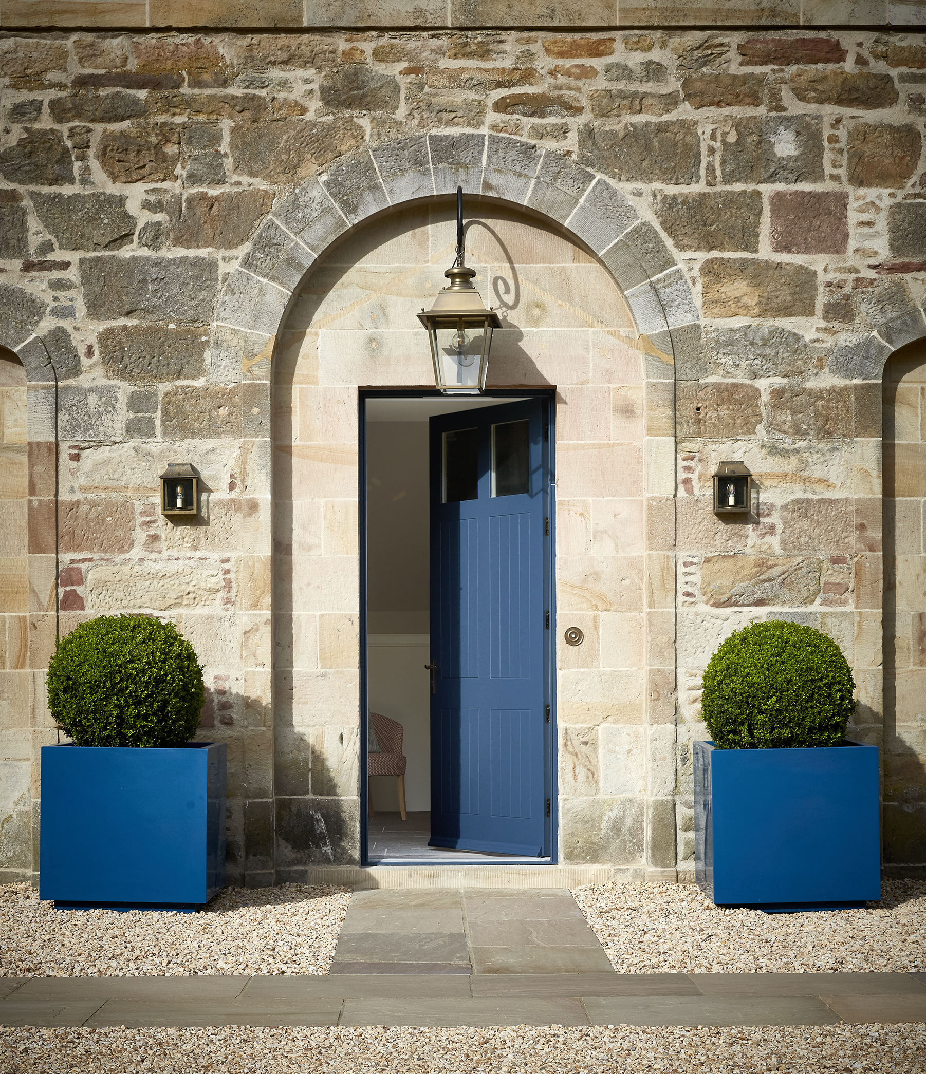 16 door entrance