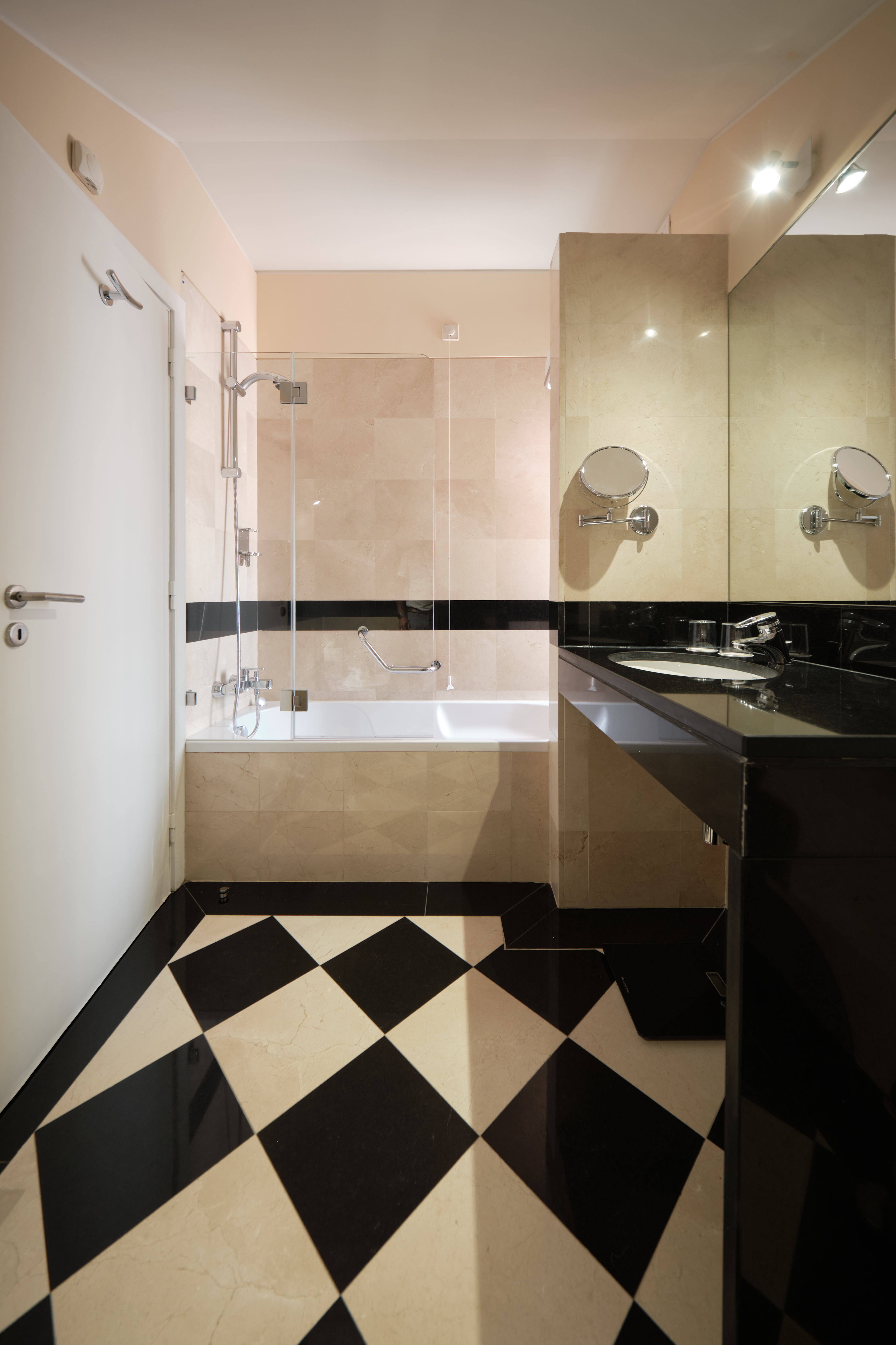 6 octant lousa deluxe panoramic view bathroom
