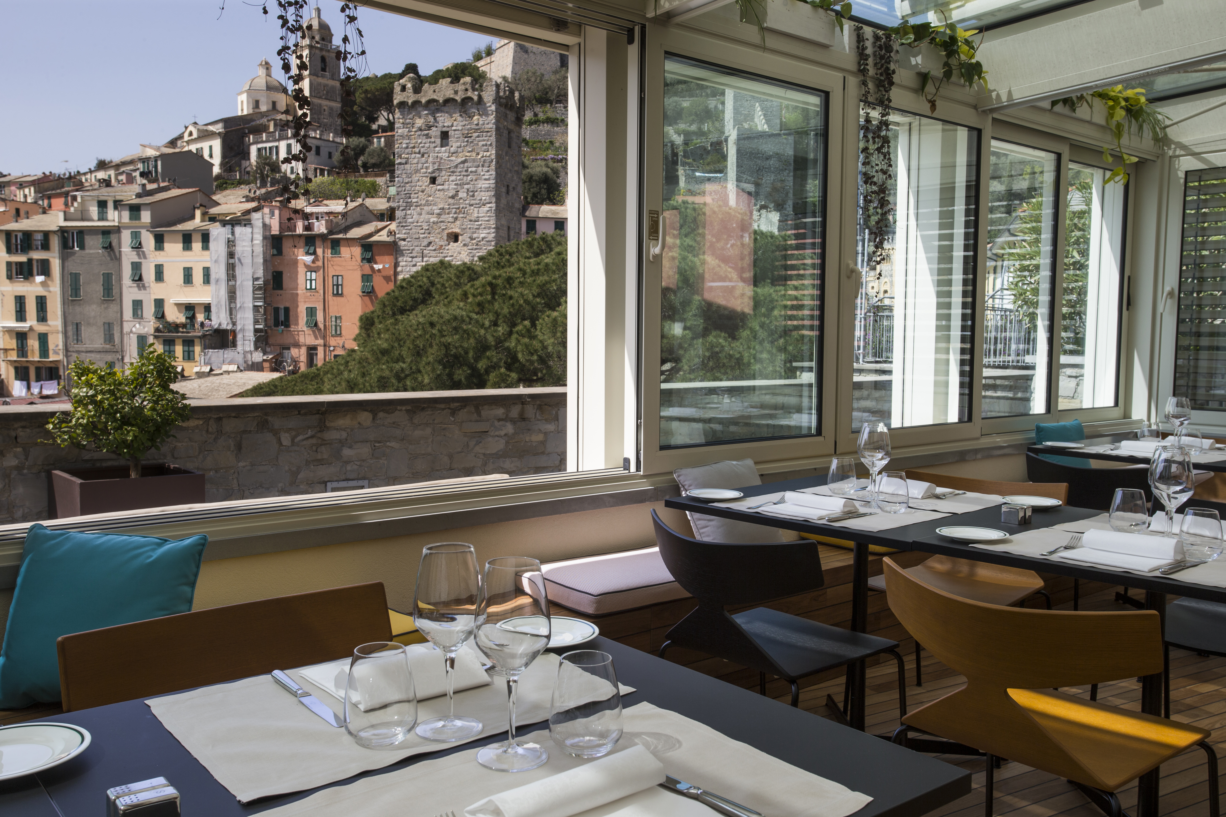 6 restaurant