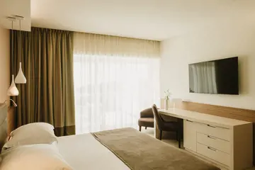 bellevue suite room