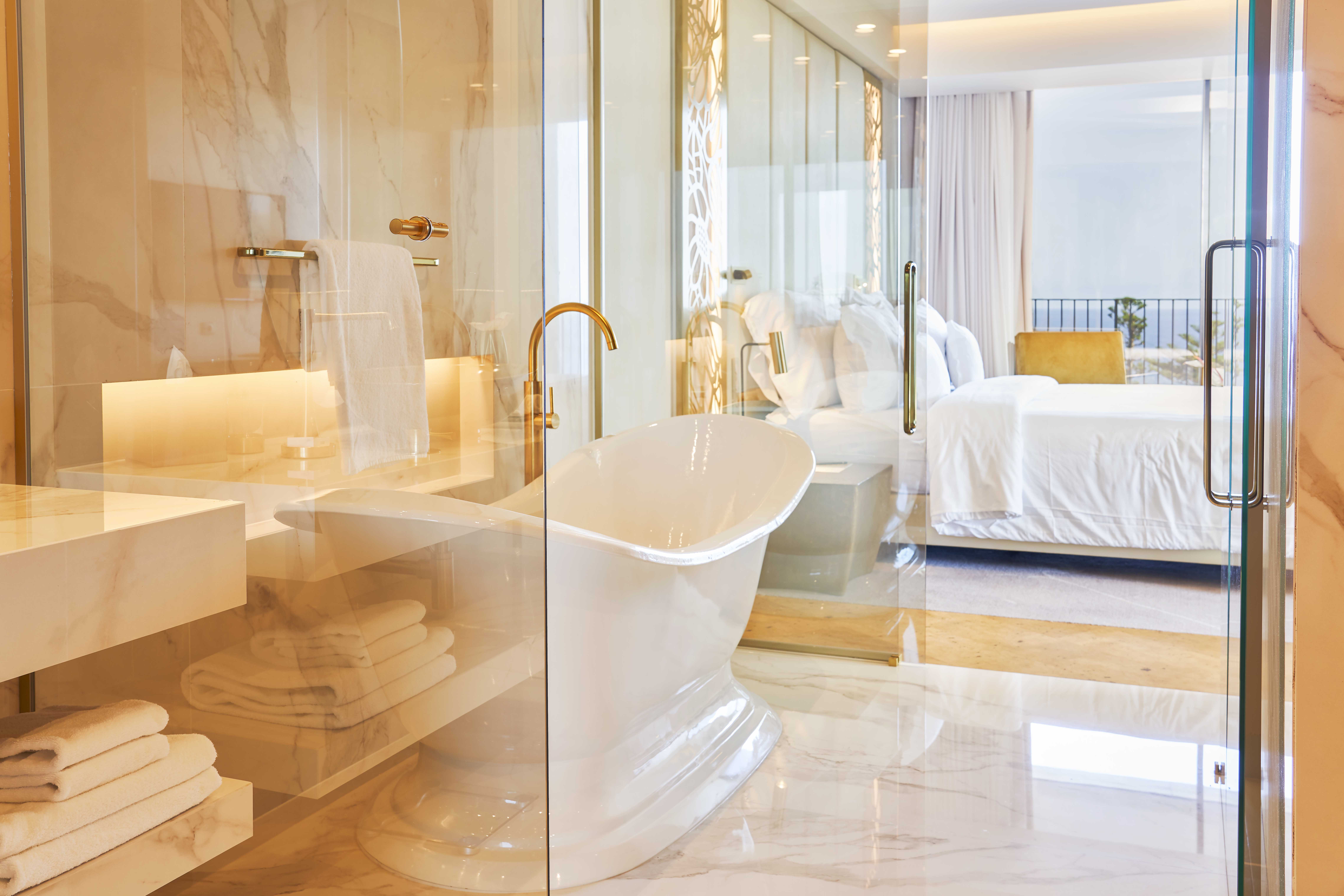 8 superior ocean suite 6