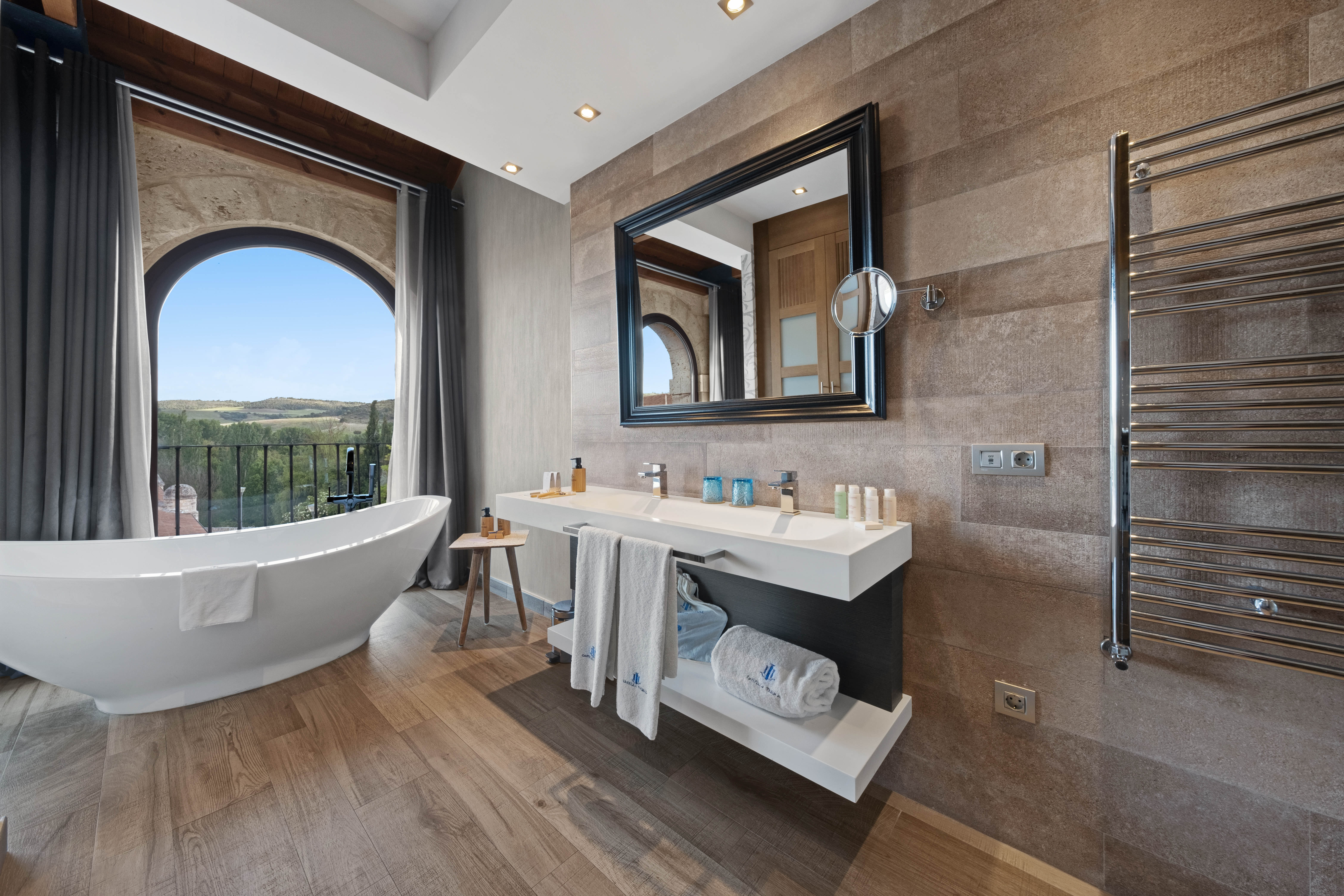 5 viewpoint suite