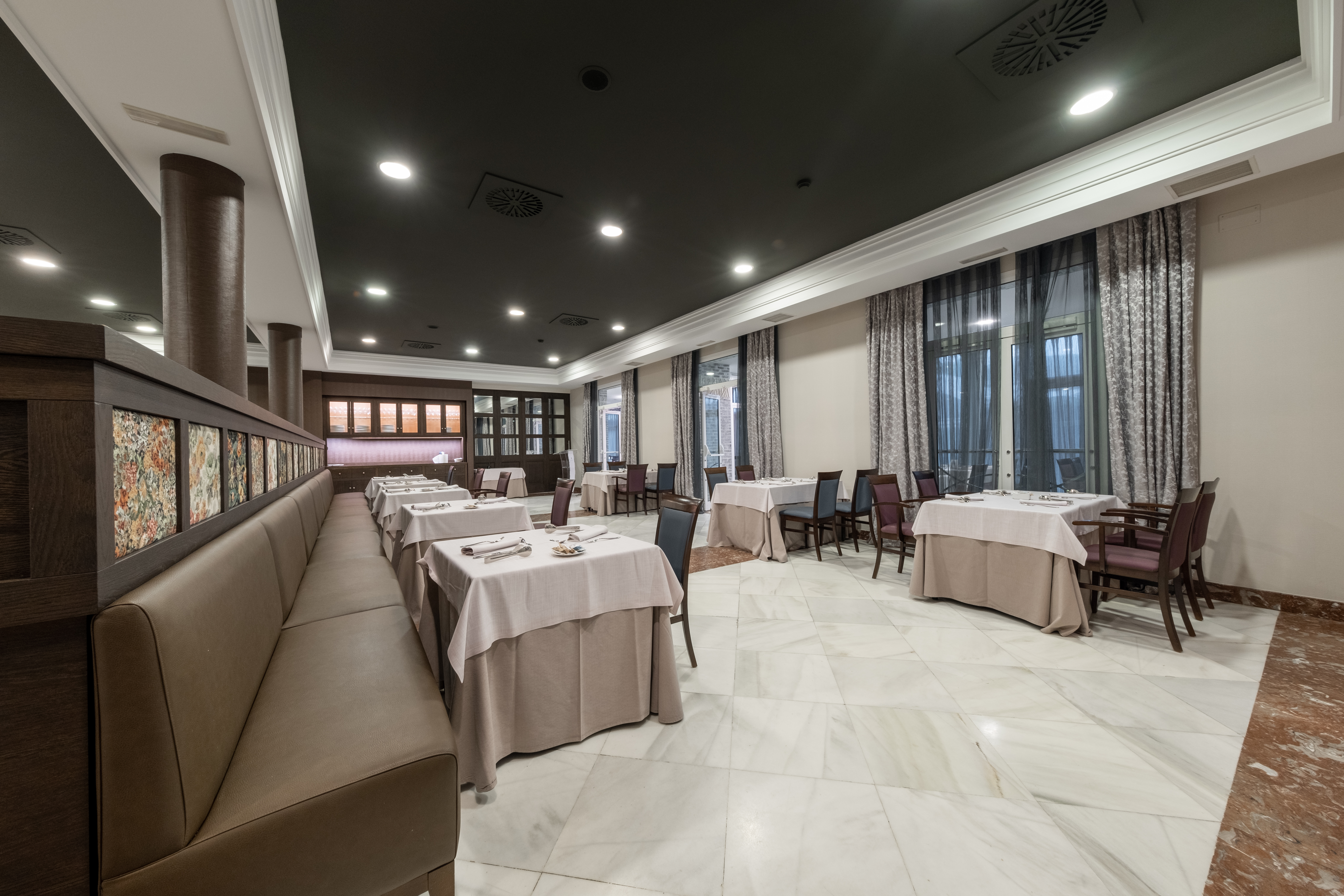 8 restaurant 1