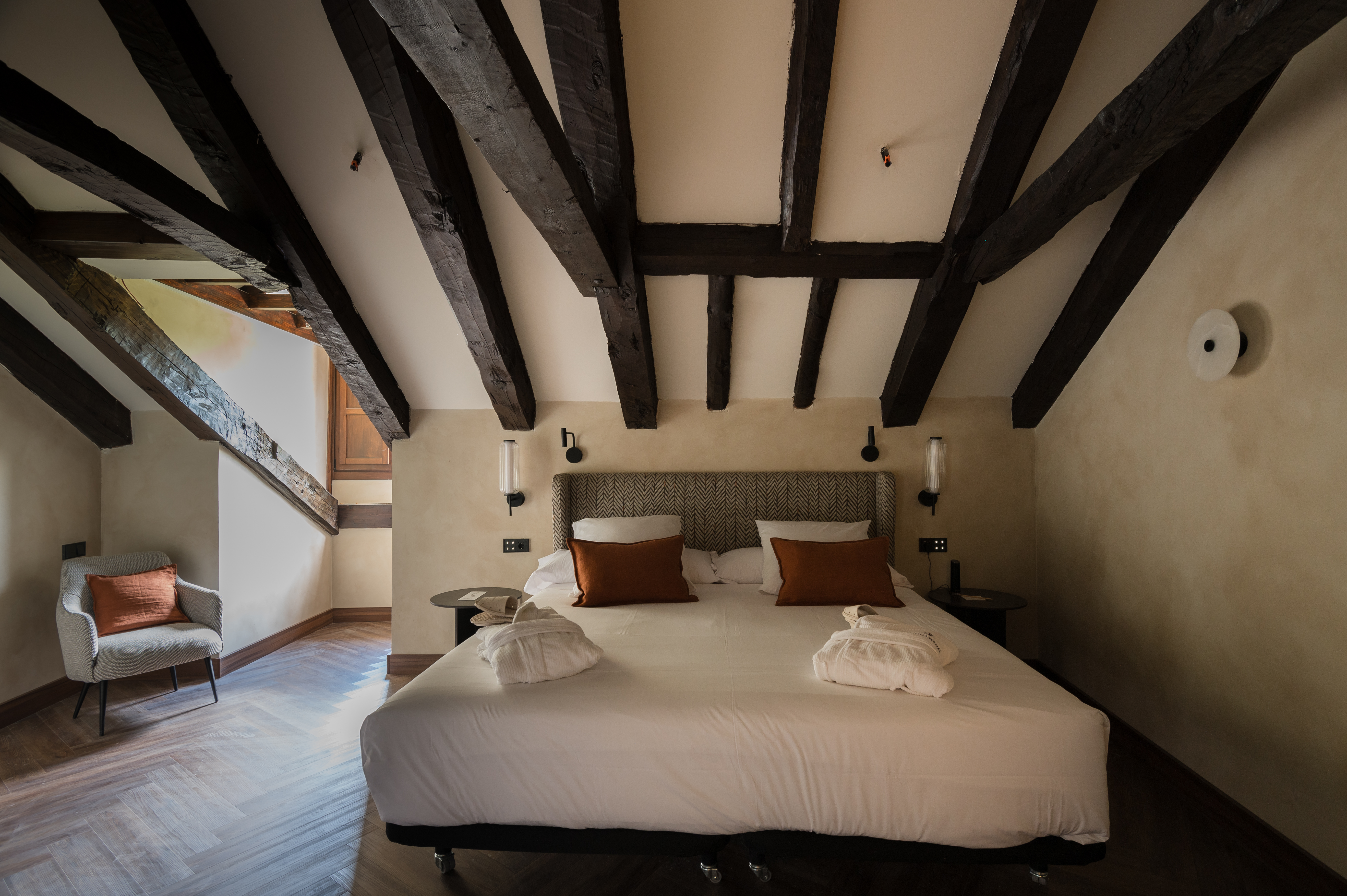 17 deluxe room