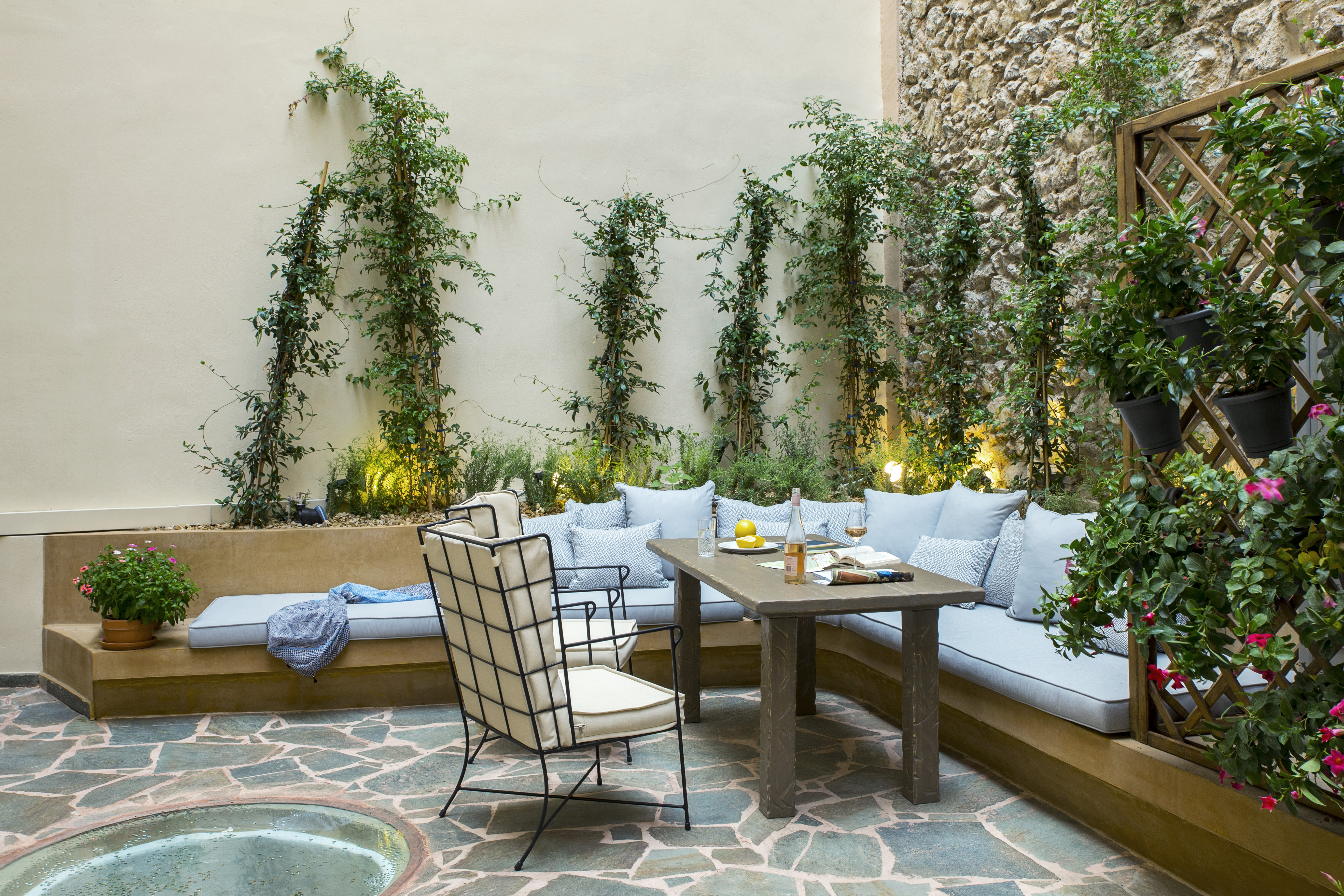 13 a77 suites terrace