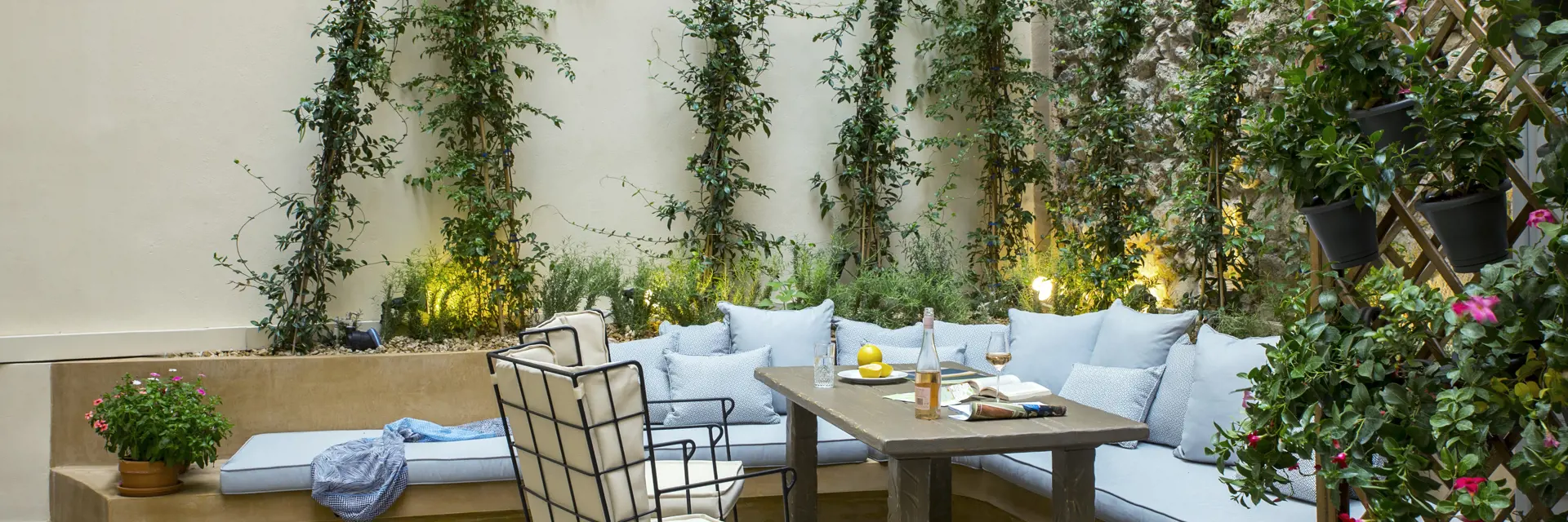 13 a77 suites terrace