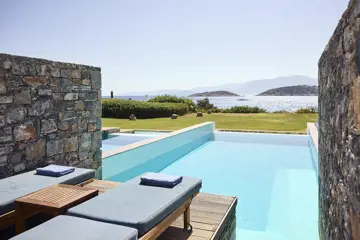 19 classic studio private pool sea view