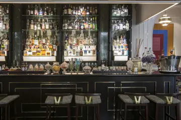 16 adelaide in salotto bar