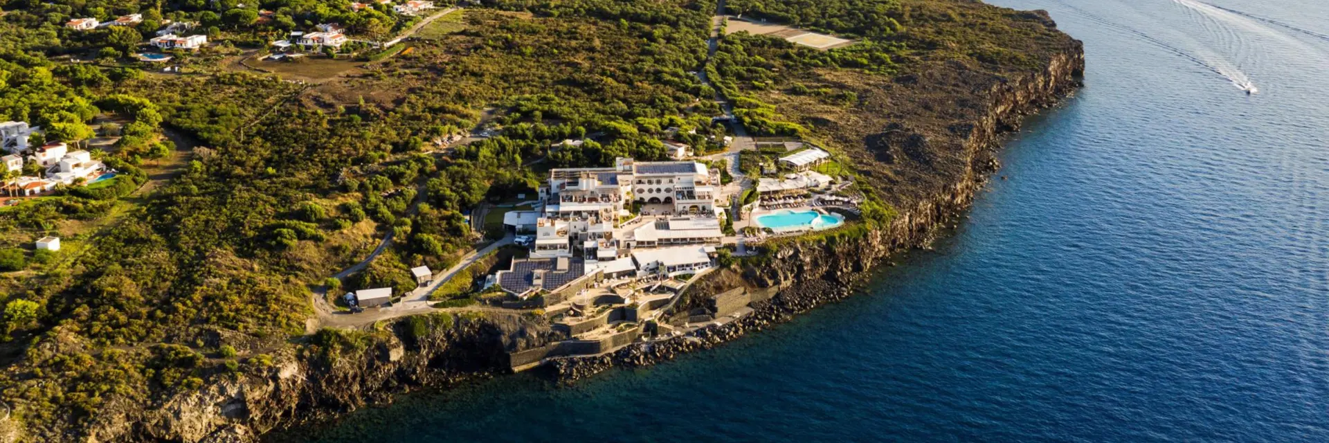 therasia resort ligging