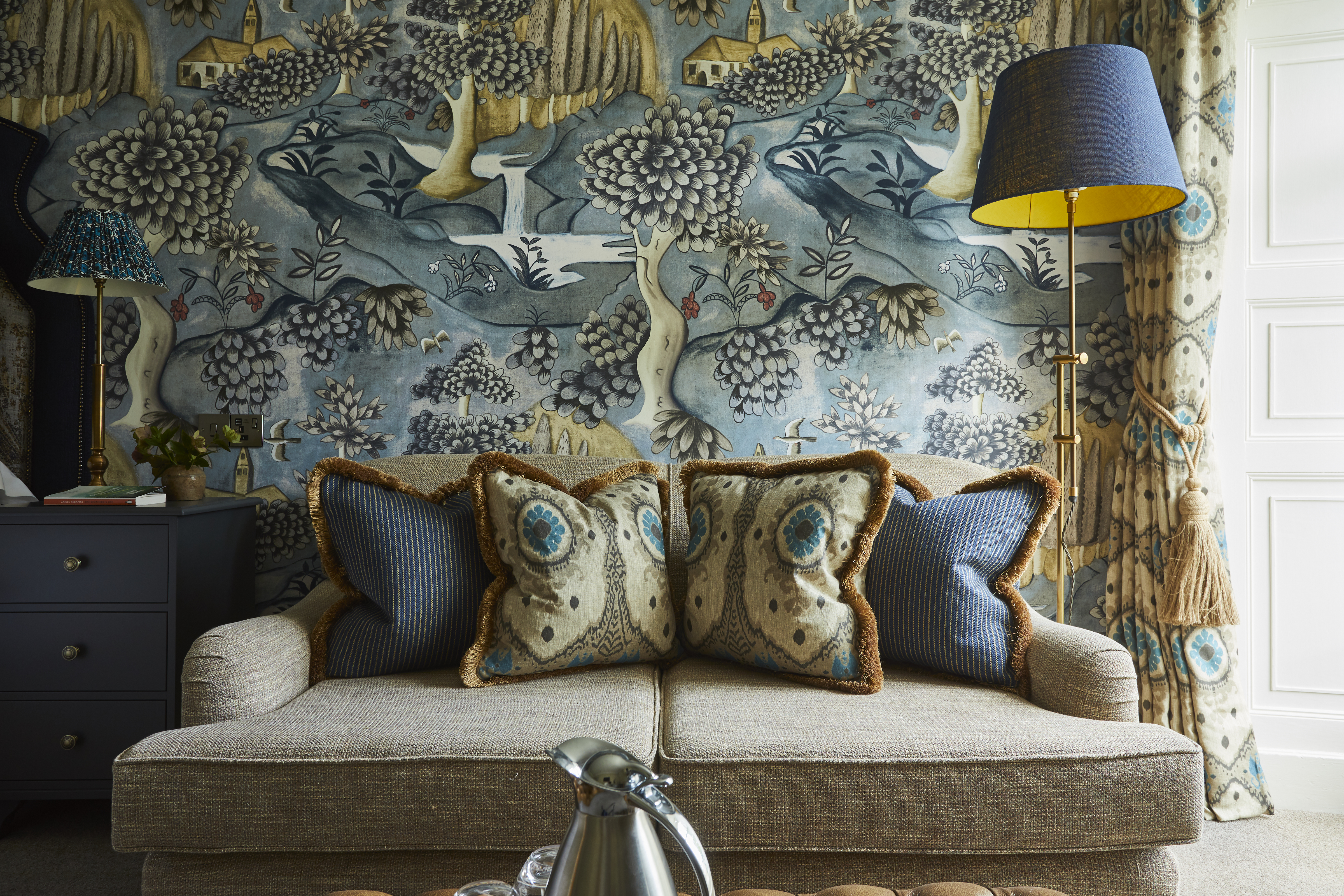 7 rothay manor sofa