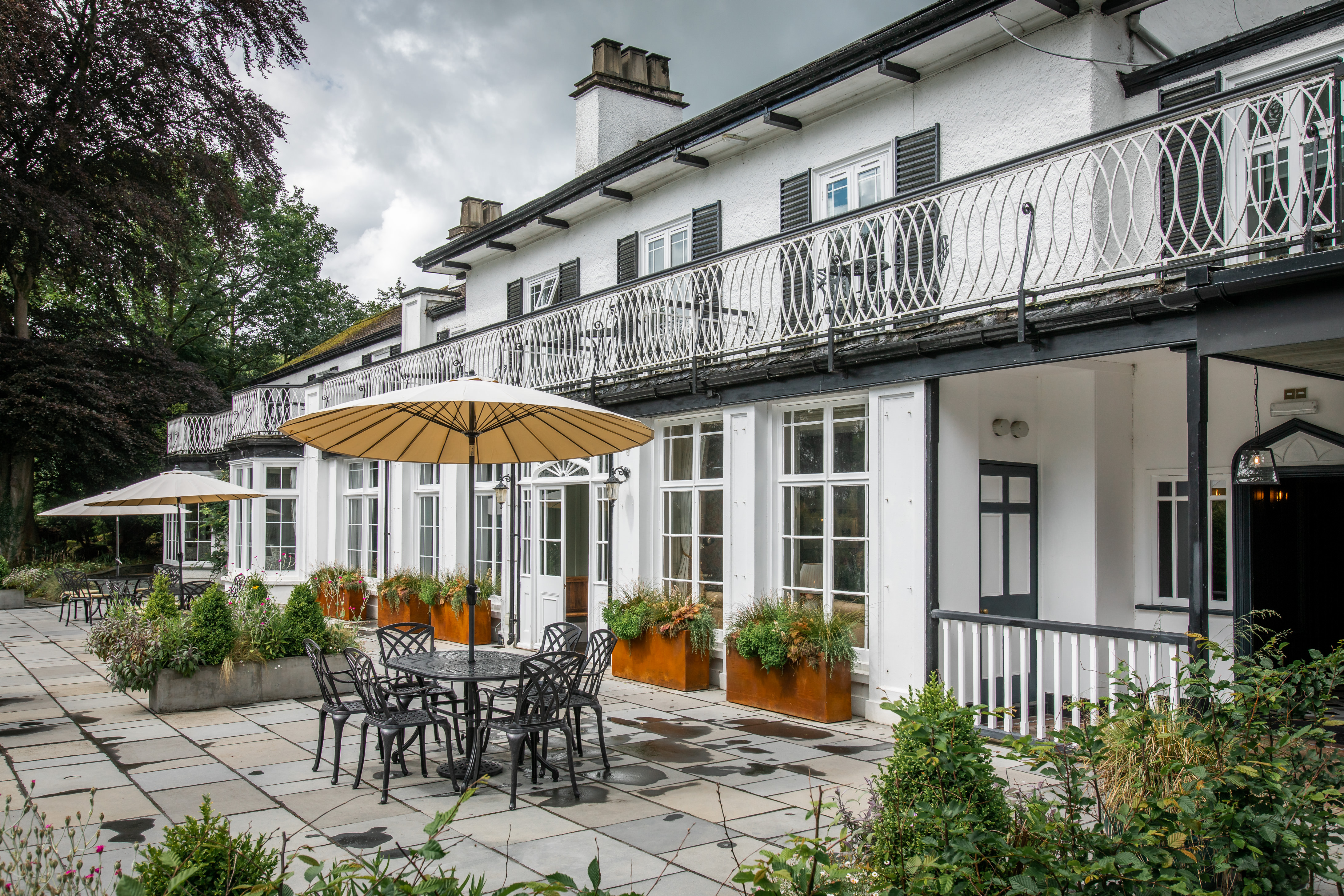 12 rothay manor patio