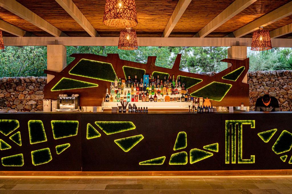11 bar hotel
