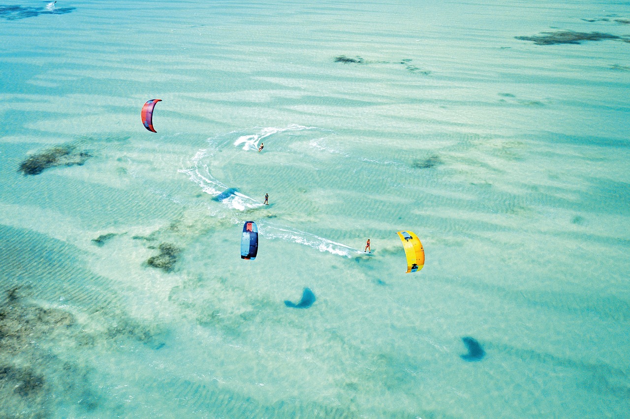 kite surfing 3857698 1280