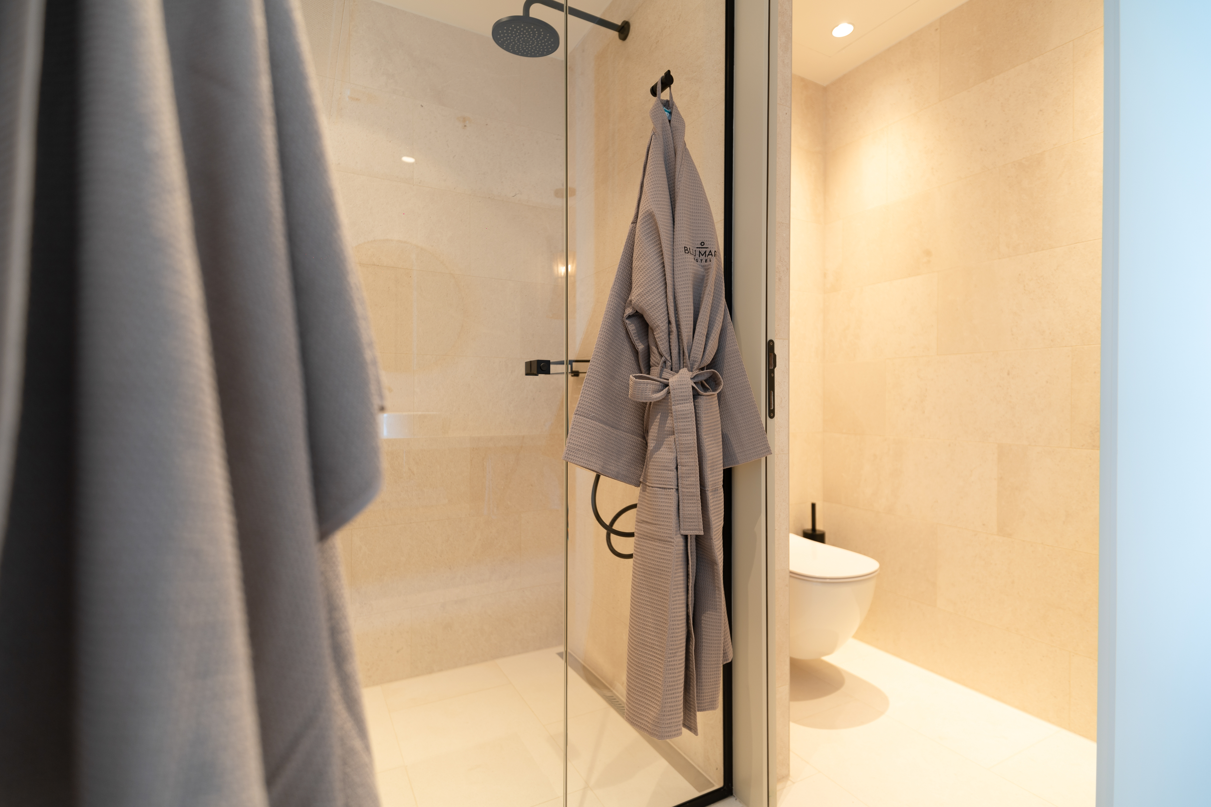 11 penthouse bathroom