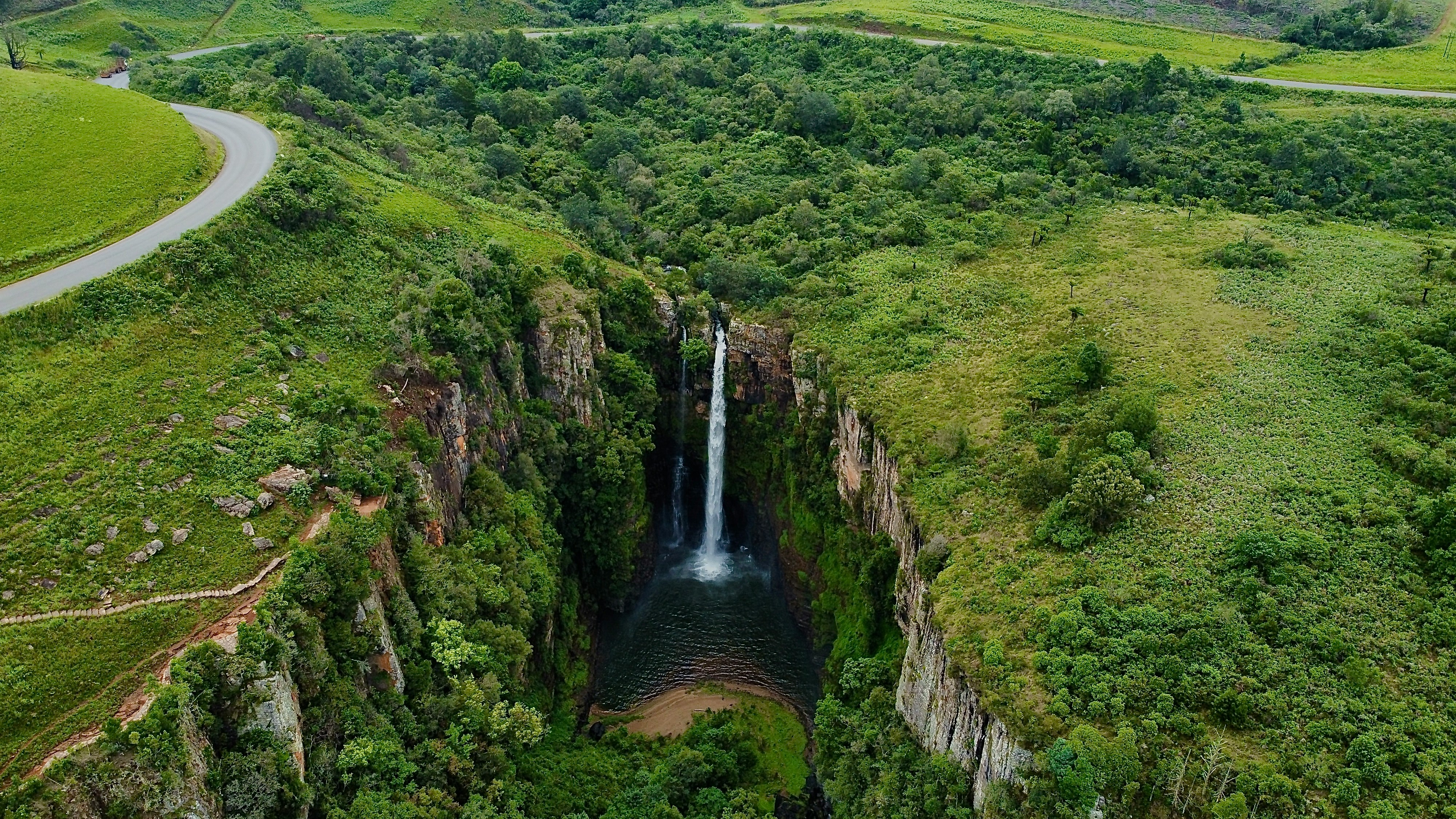 ipics sa chikane ff8spyp5m m unsplash