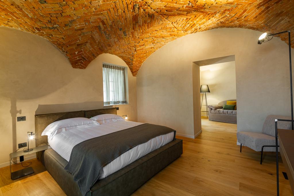 2 family suite