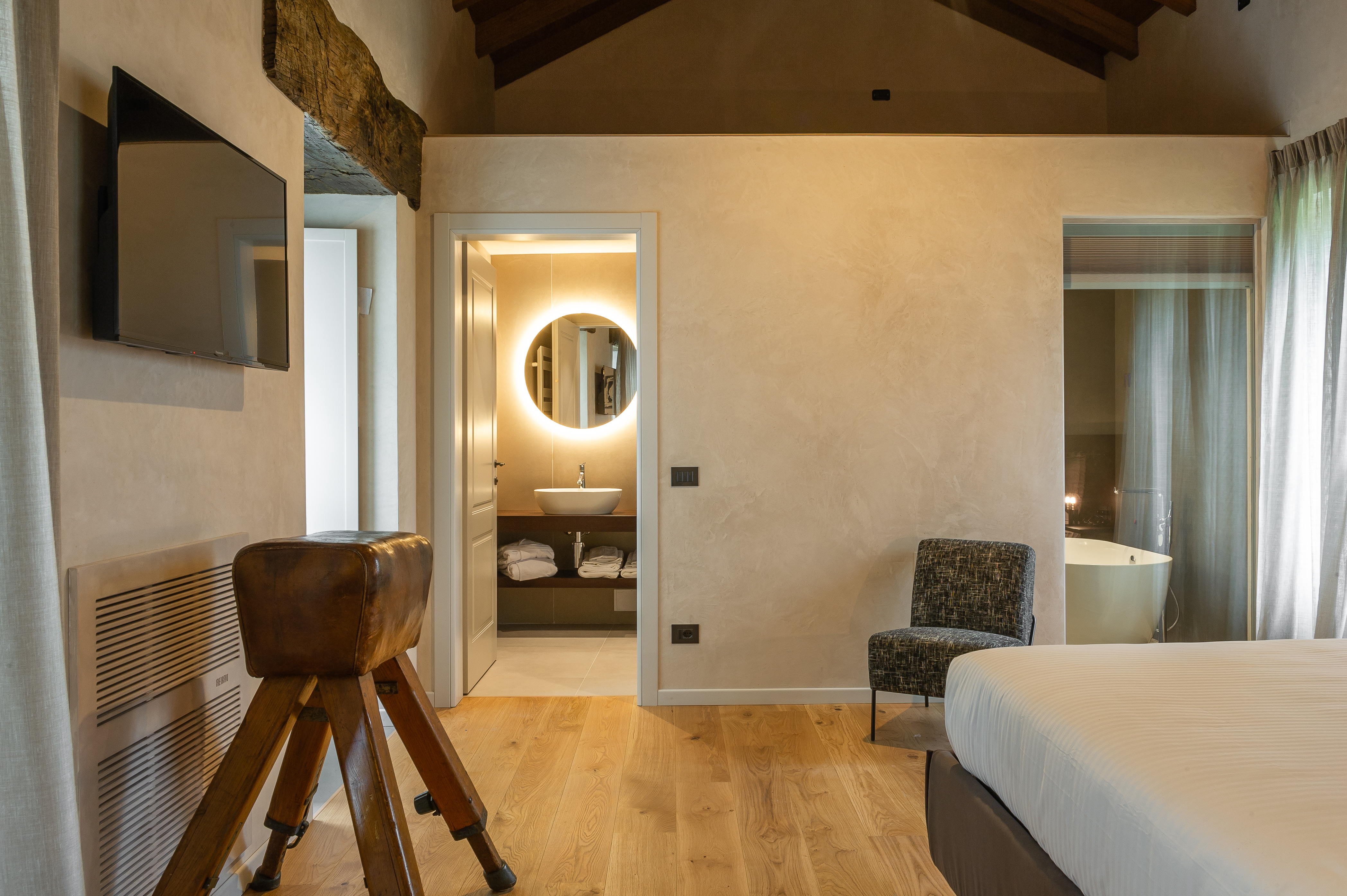 3 classic room detail