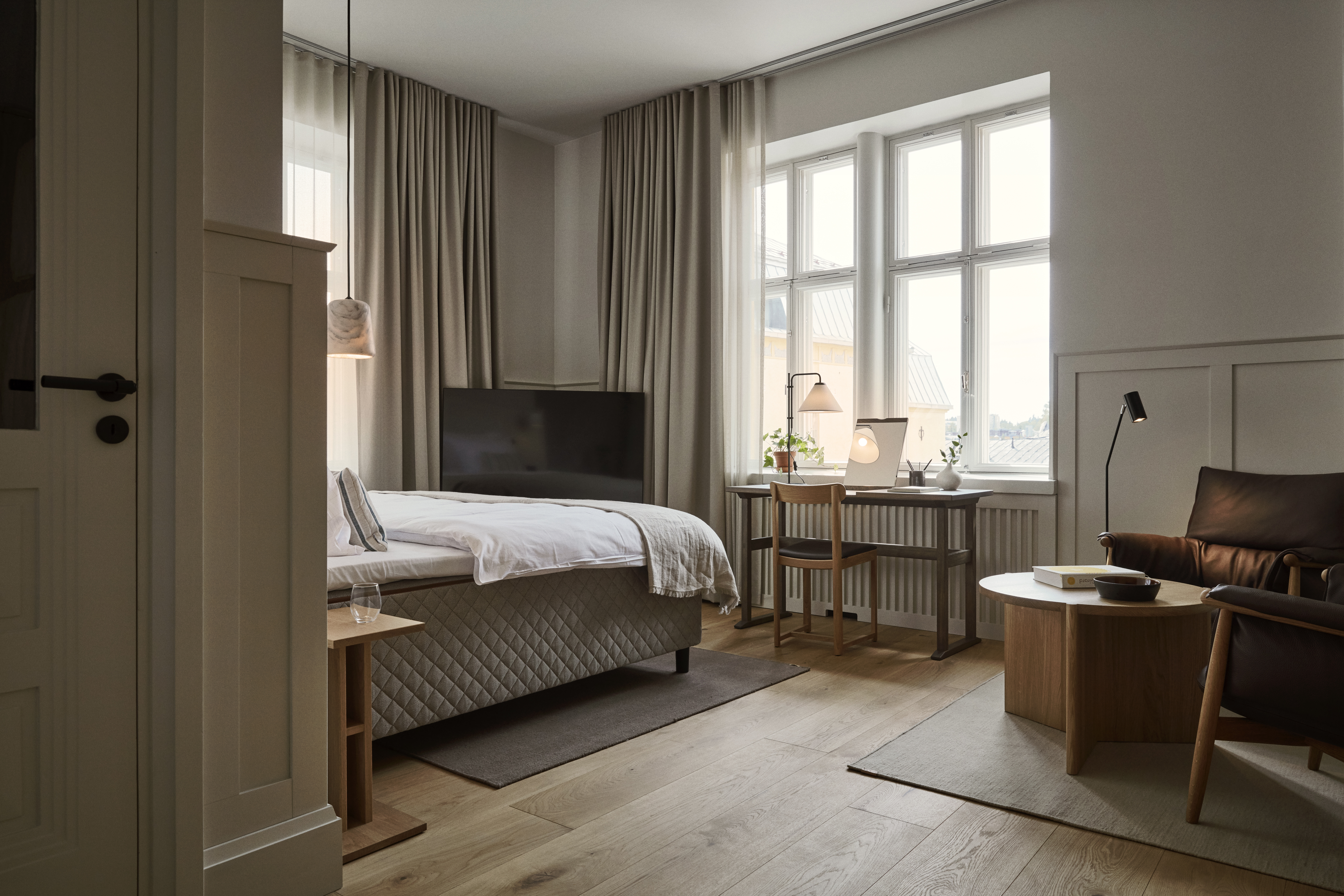 corner suite 1